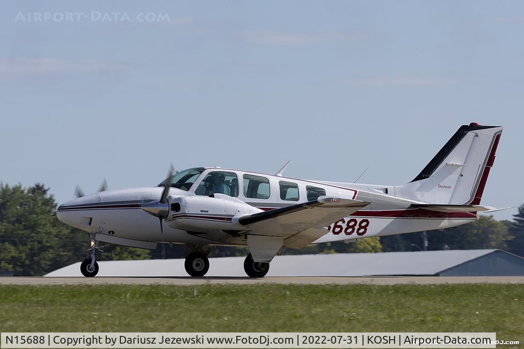 N15688, 1988 Beech 58 Baron C/N TH-1542, Beech 58 Baron  C/N TH-1542, N15688