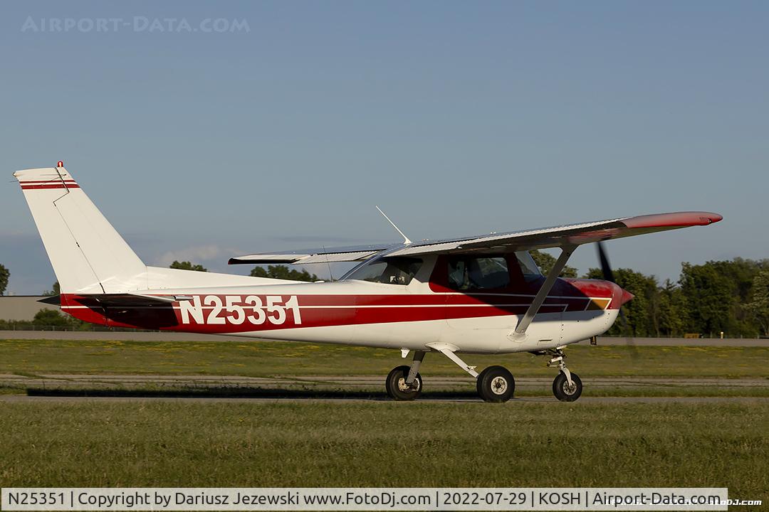 N25351, 1977 Cessna 152 C/N 15280609, Cessna 152  C/N 15280609, N25351