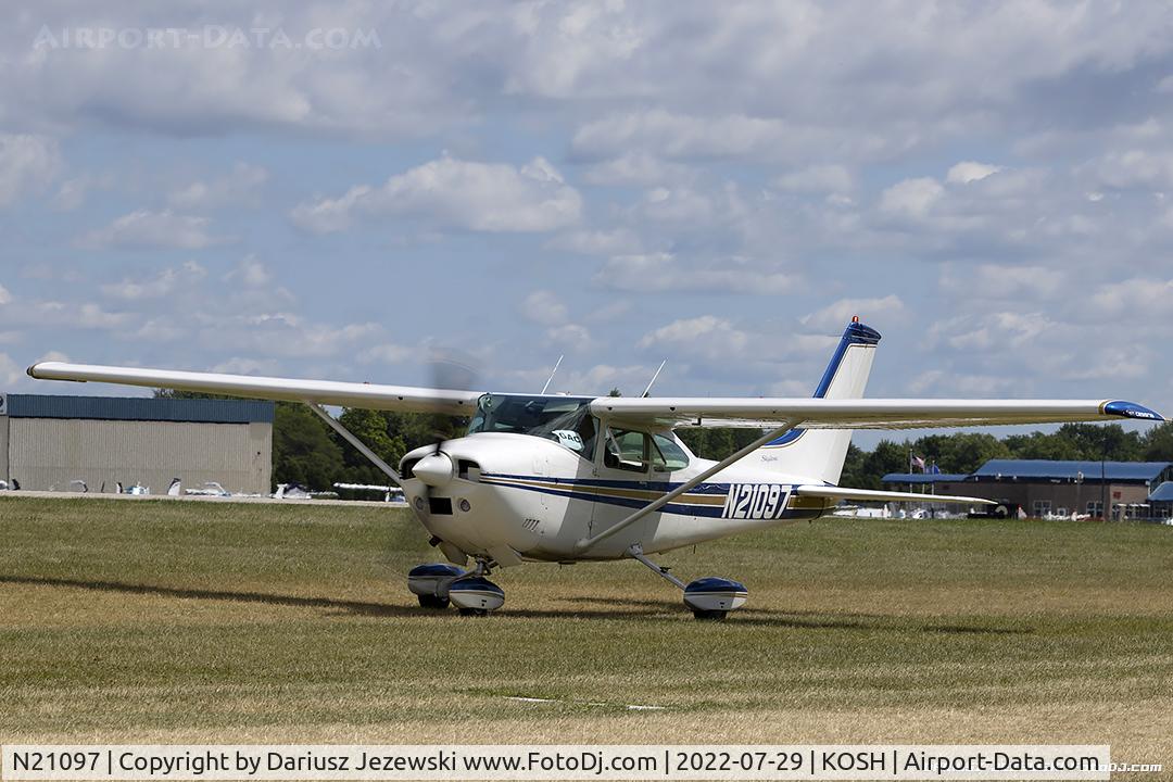 N21097, 1972 Cessna 182P Skylane C/N 18261412, Cessna 182P Skylane  C/N 18261412, N21097