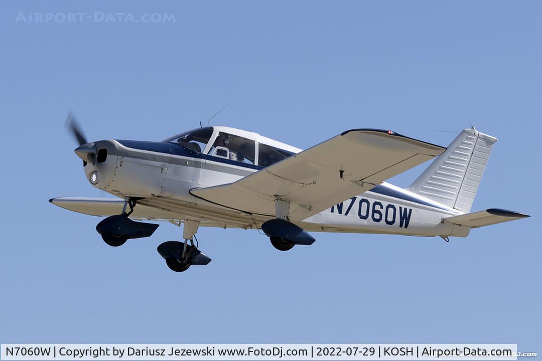 N7060W, 1962 Piper PA-28-180 C/N 28-819, Piper PA-28-180 Cherokee  C/N 28-819, N7060W