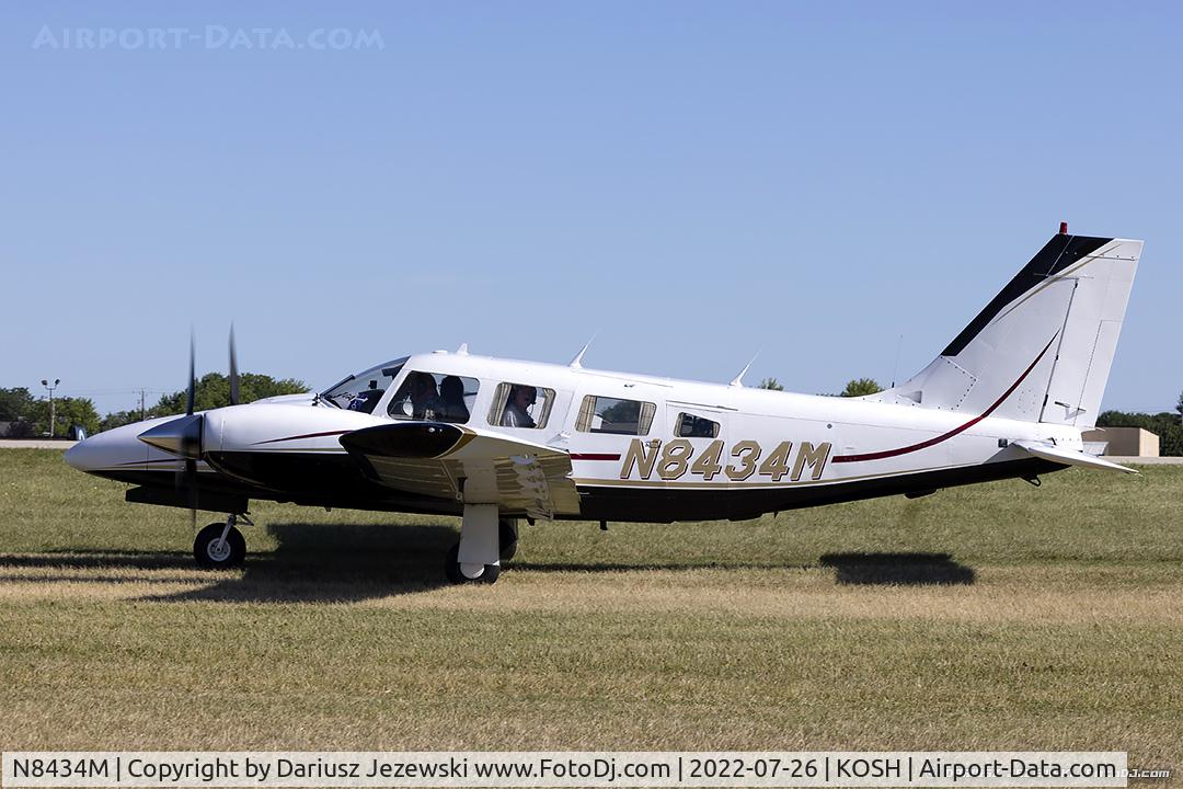 N8434M, 1981 Piper PA-34-220T C/N 34-8133220, Piper PA-34-220T Seneca II  C/N 34-8133220, N8434M