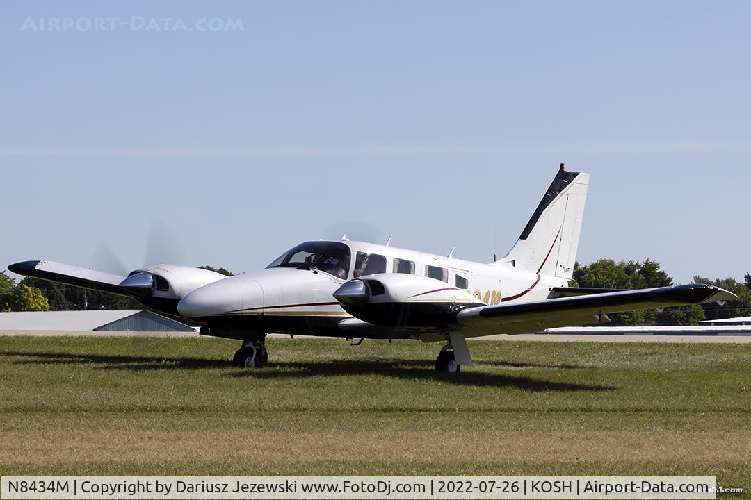 N8434M, 1981 Piper PA-34-220T C/N 34-8133220, Piper PA-34-220T Seneca II  C/N 34-8133220, N8434M