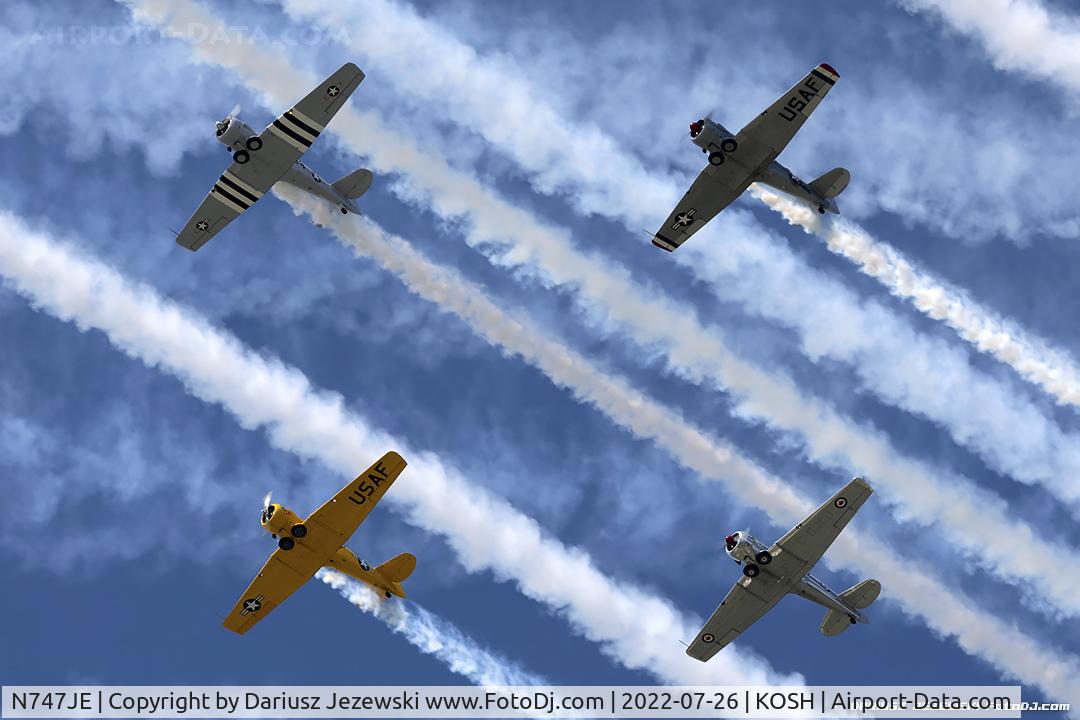 N747JE, 1958 North American AT-6G Texan C/N 168-394 (49-3292), Formation of trainers