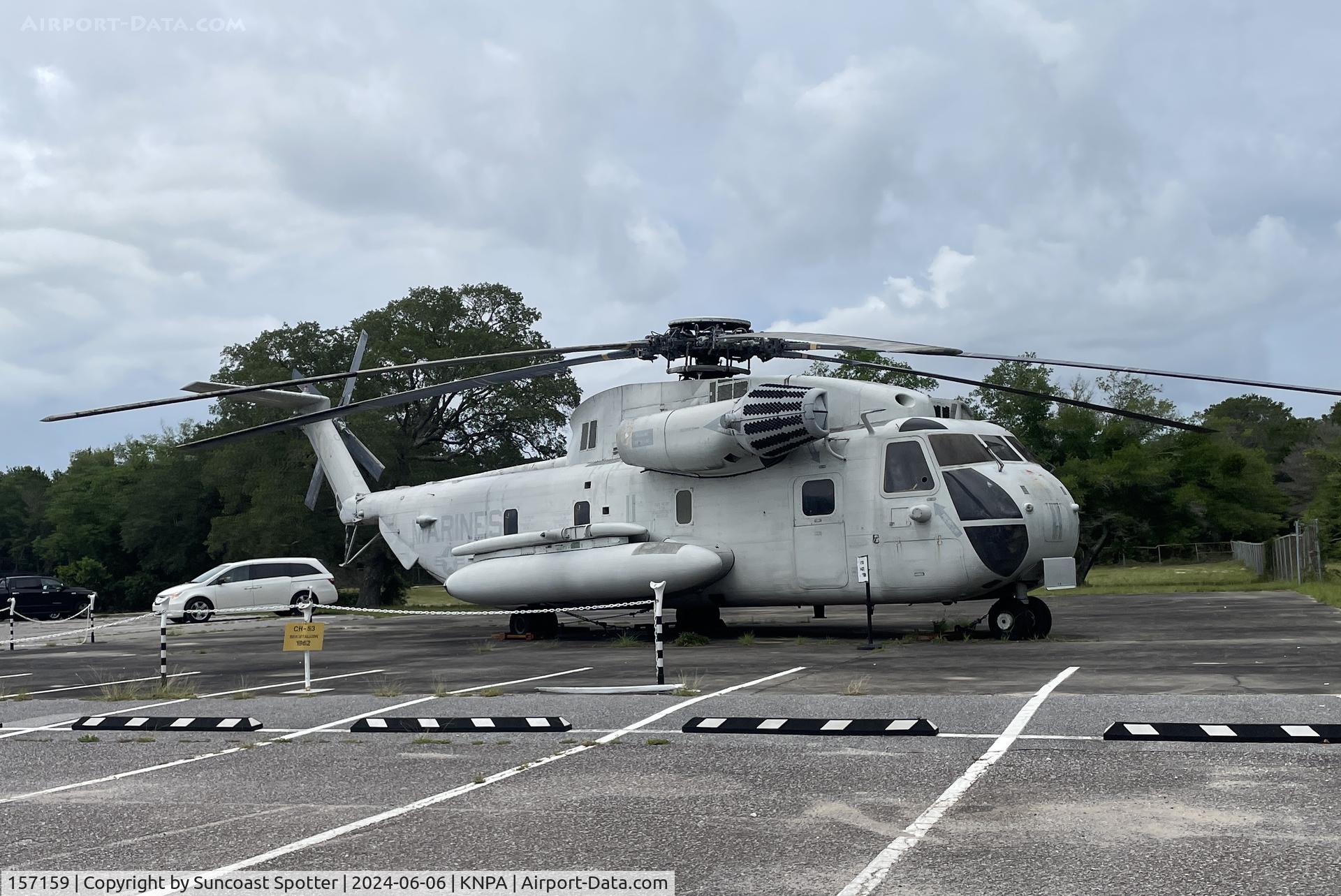 157159, Sikorsky CH-53D Sea Stallion C/N 65-284, An US Marine Corps CH-53 Sea Stallion from Marine Heavy Helicopter Squadron 362 at Marine Corps Air Facility Kaneohe Bay on display at the National Naval Aviation Museum