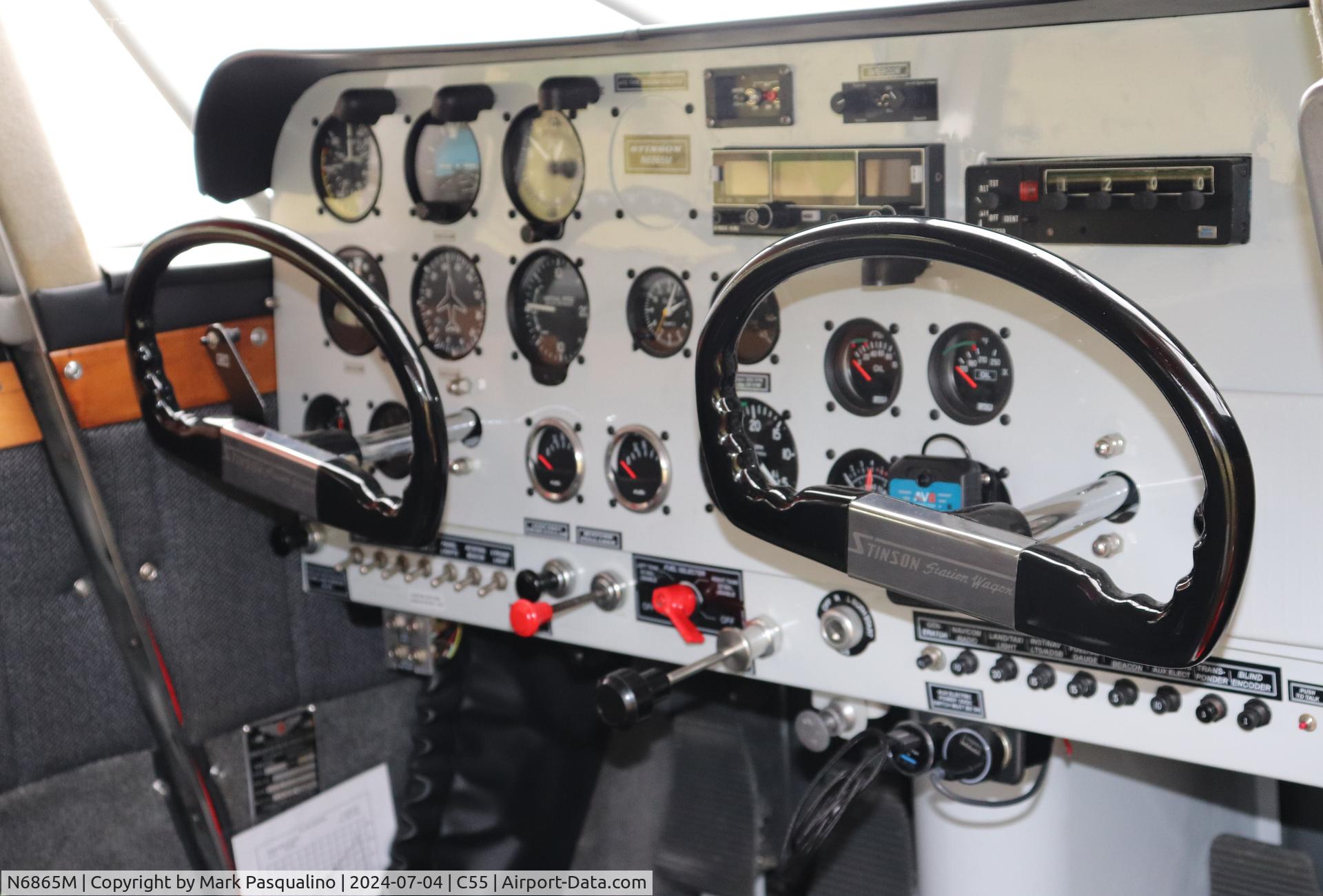 N6865M, Stinson 108-3 Voyager C/N 1084865, Stinson 108-3
