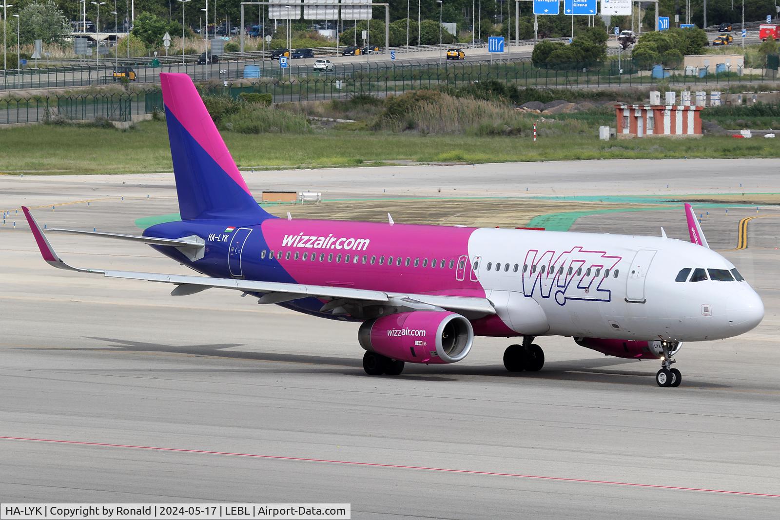 HA-LYK, 2014 Airbus A320-232 C/N 6394, at bcn