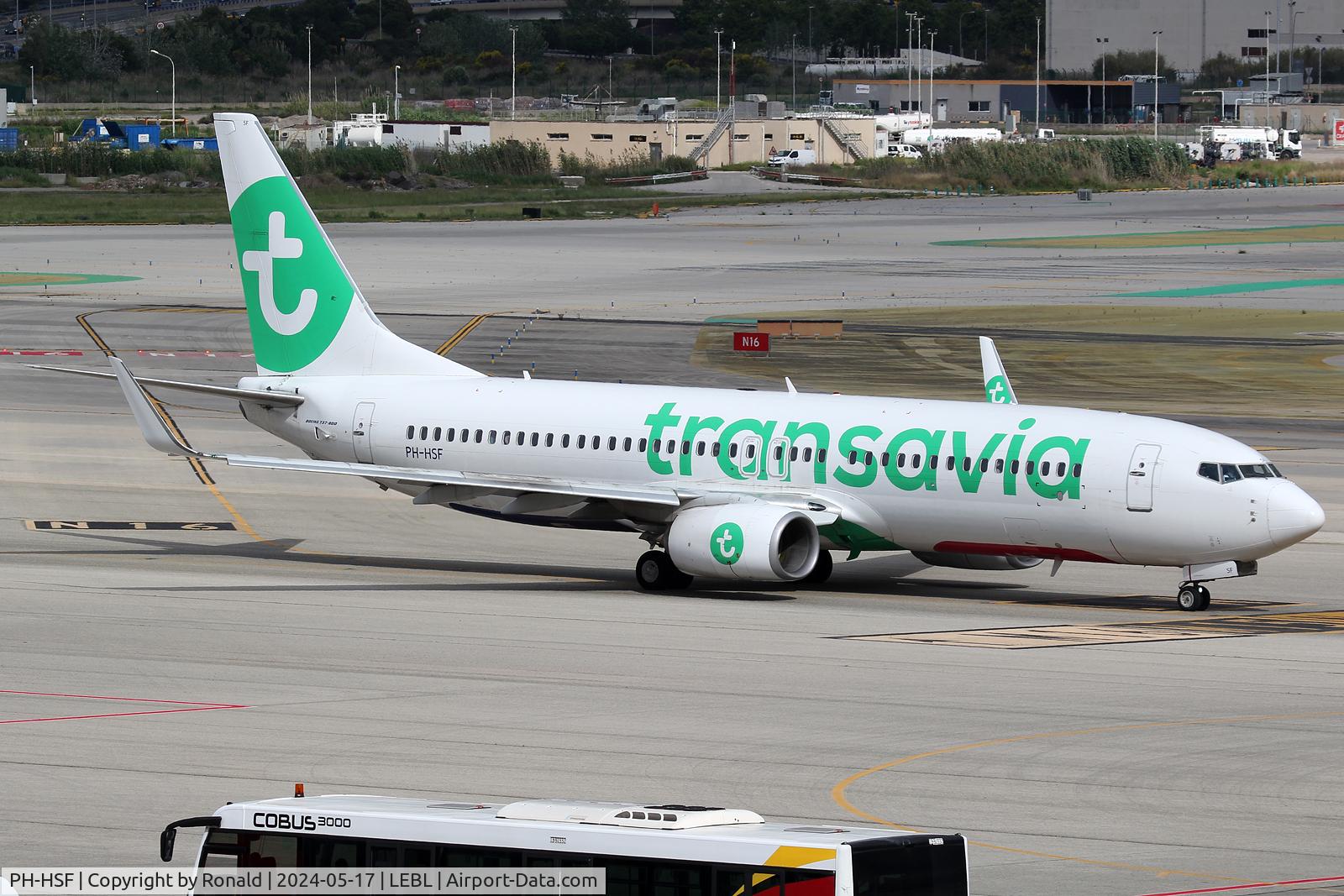 PH-HSF, 2012 Boeing 737-8K2 C/N 39261, at bcn