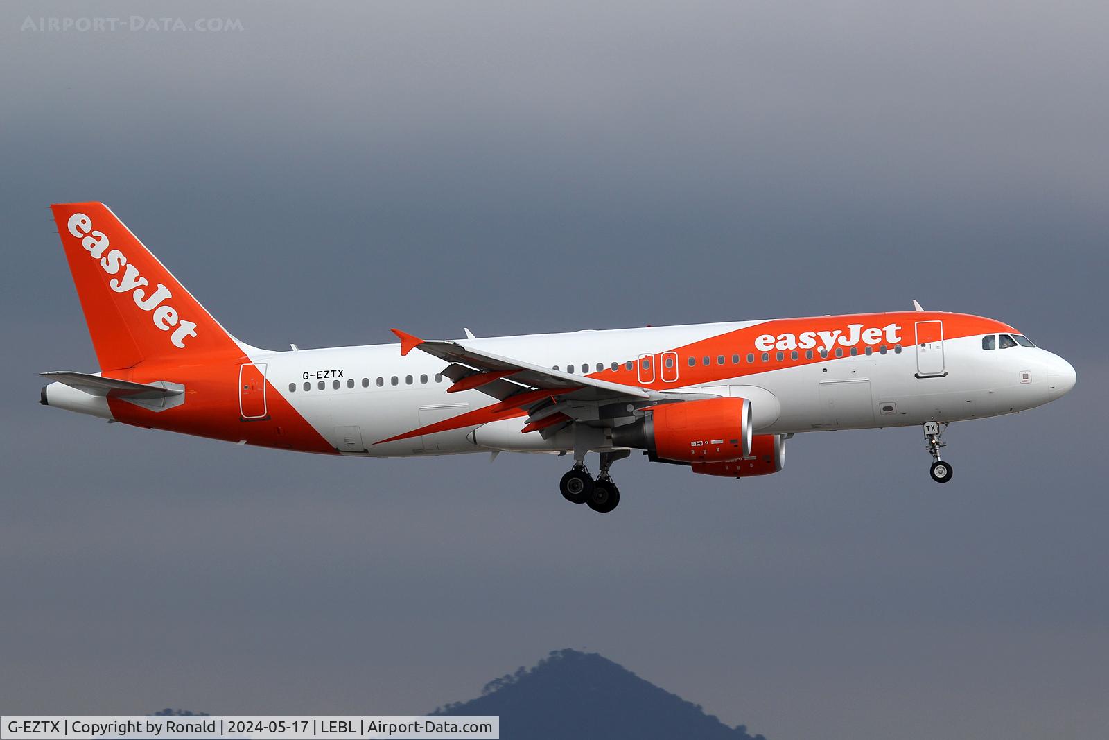 G-EZTX, 2010 Airbus A320-214 C/N 4286, at bcn