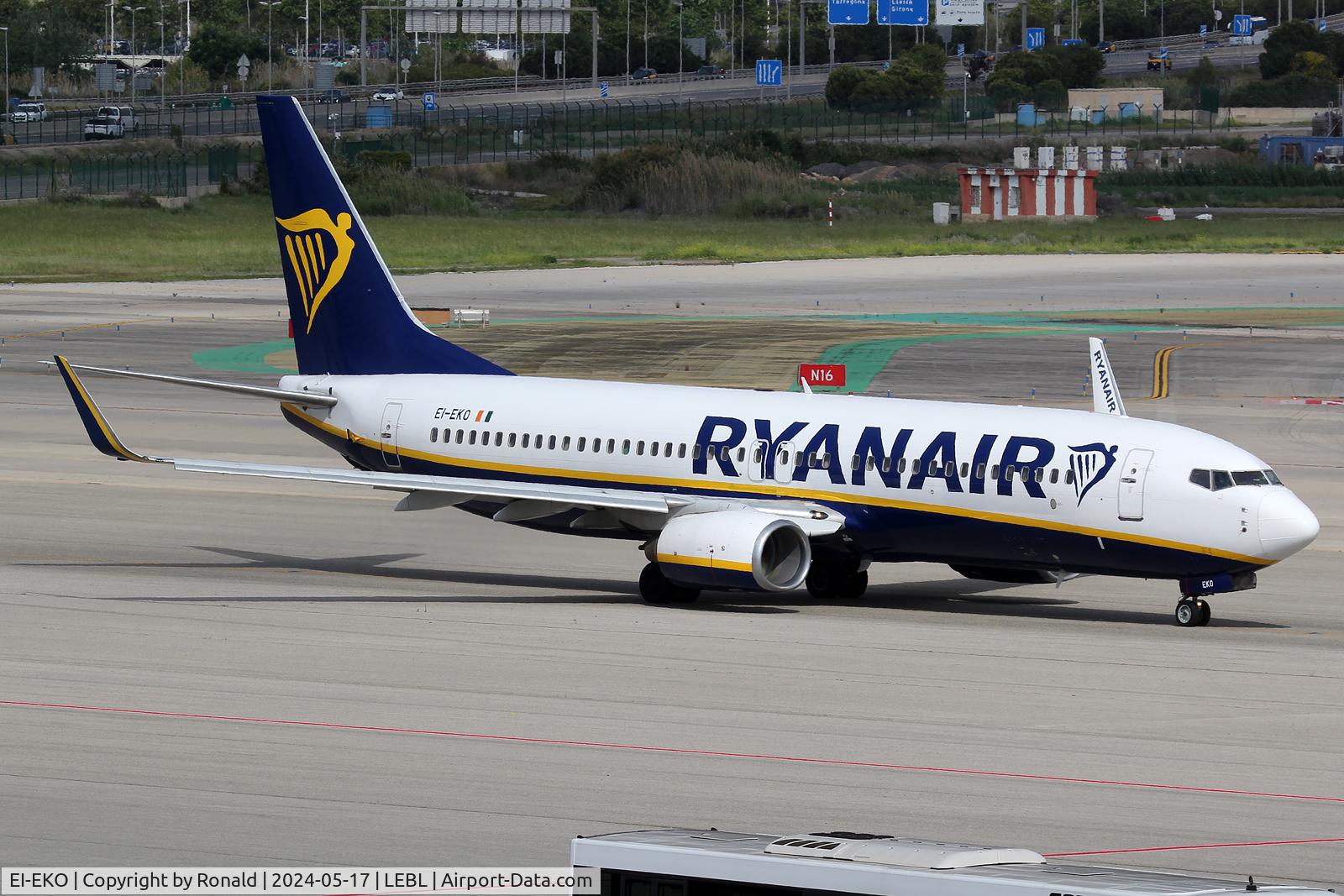 EI-EKO, 2010 Boeing 737-8AS C/N 35027, at bcn