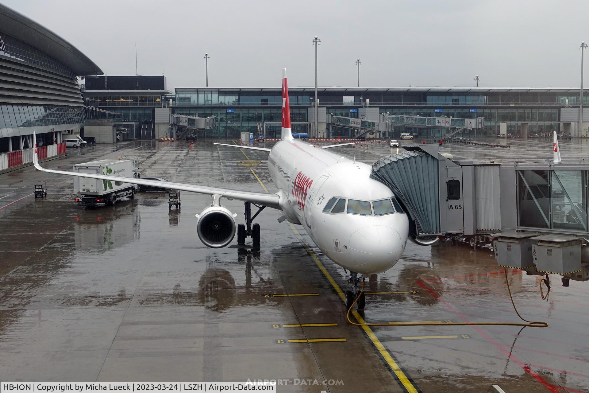 HB-ION, 2013 Airbus A321-212 C/N 5567, At Kloten