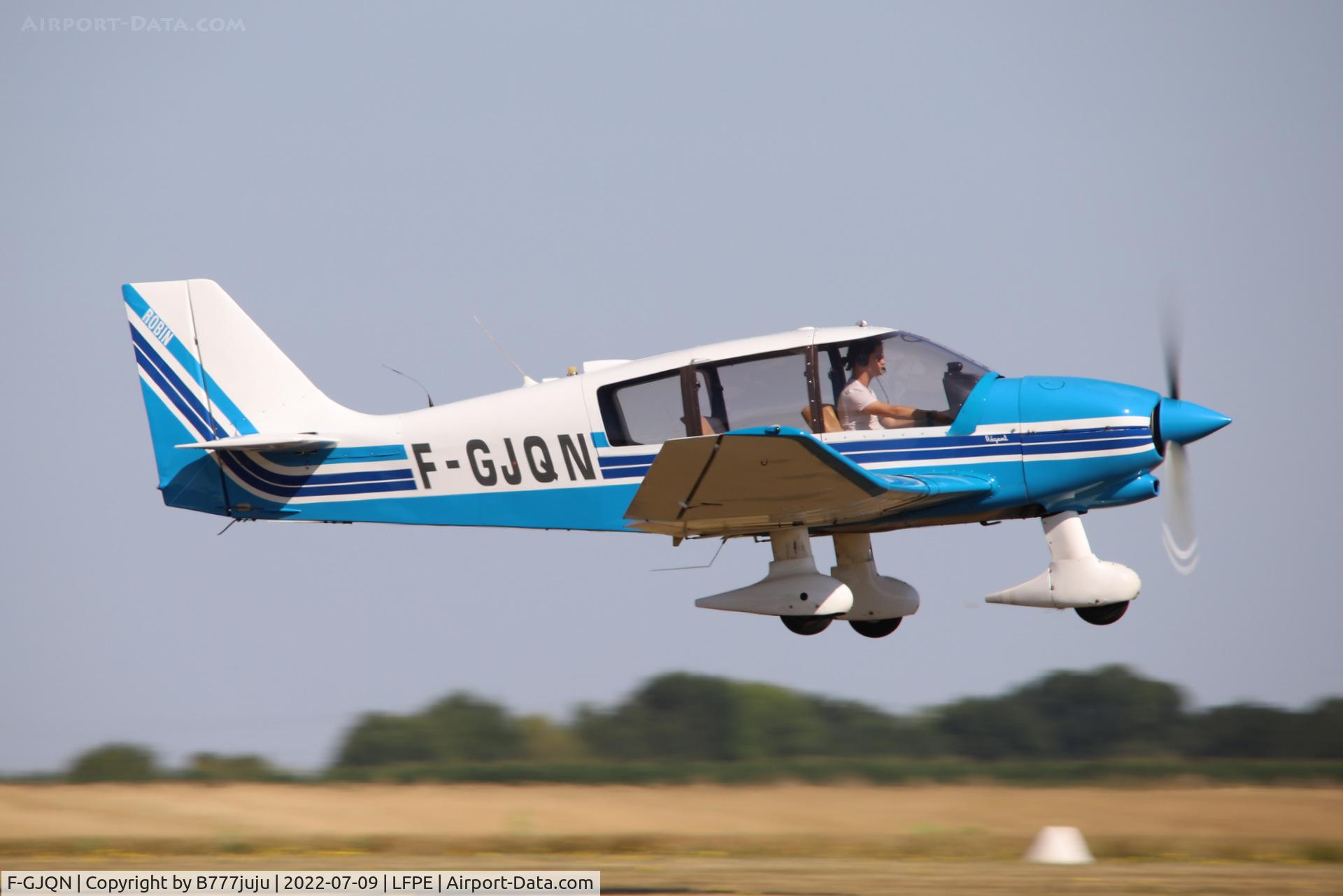 F-GJQN, Robin DR-400-180 Regent C/N 1976, during Meaux airshow