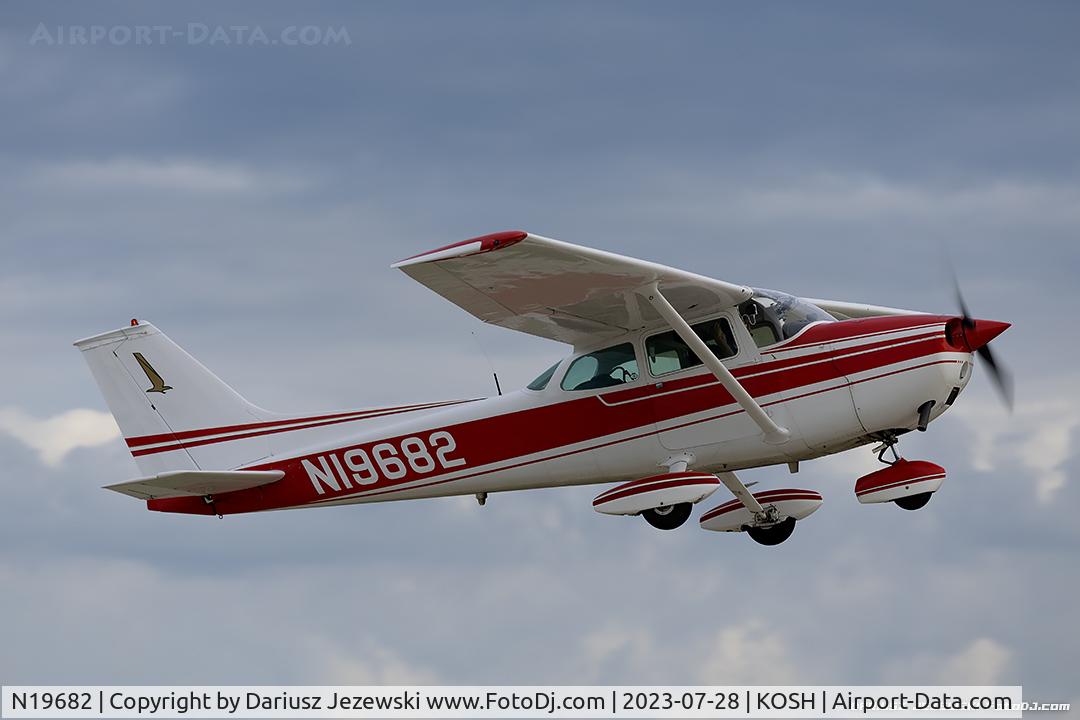 N19682, 1972 Cessna 172L C/N 17260665, Cessna 172L Skyhawk  C/N 17260665, N19682