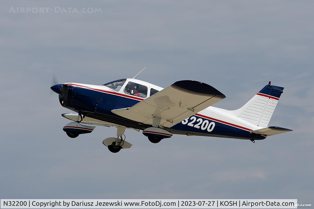N32200, 1974 Piper PA-28-140 C/N 28-7525036, Piper PA-28-140 Cherokee Cruiser  C/N 28-7525036, N32200
