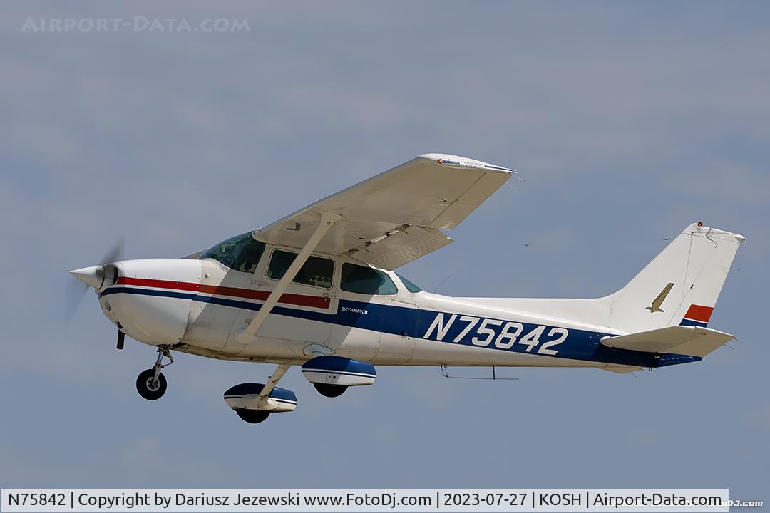 N75842, 1976 Cessna 172N C/N 17267997, Cessna 172N Skyhawk  C/N 17267997, N75842