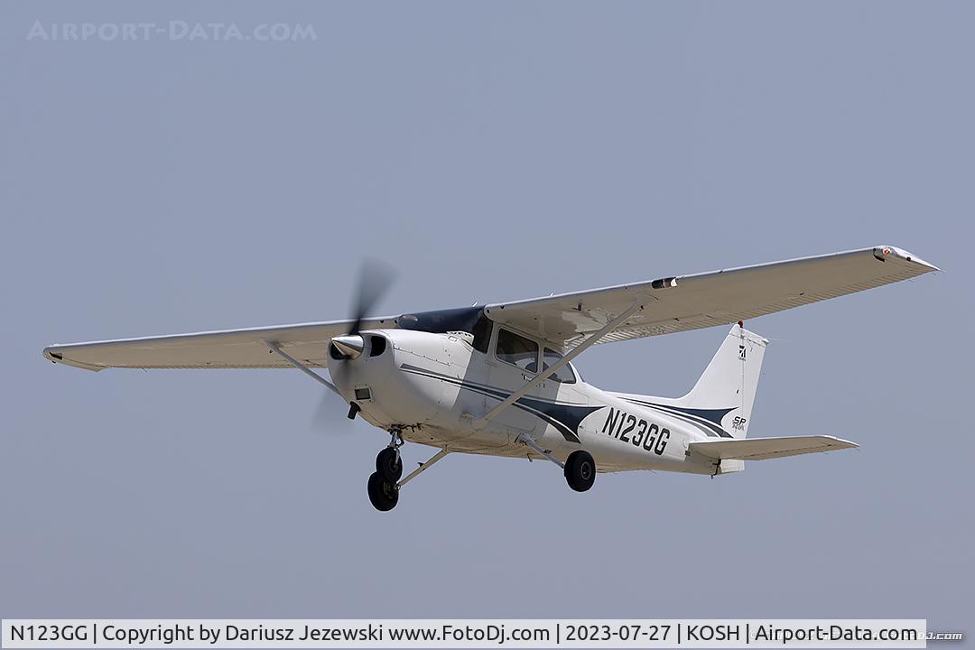 N123GG, 2004 Cessna 172S C/N 172S9600, Cessna 172S Skyhawk  C/N 172S9600, N123GG