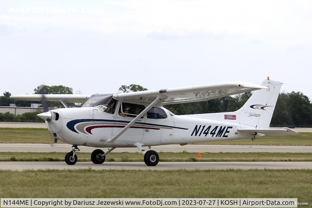 N144ME, 2000 Cessna 172S C/N 172S8428, Cessna 172S Skyhawk  C/N 172S8428, N144ME