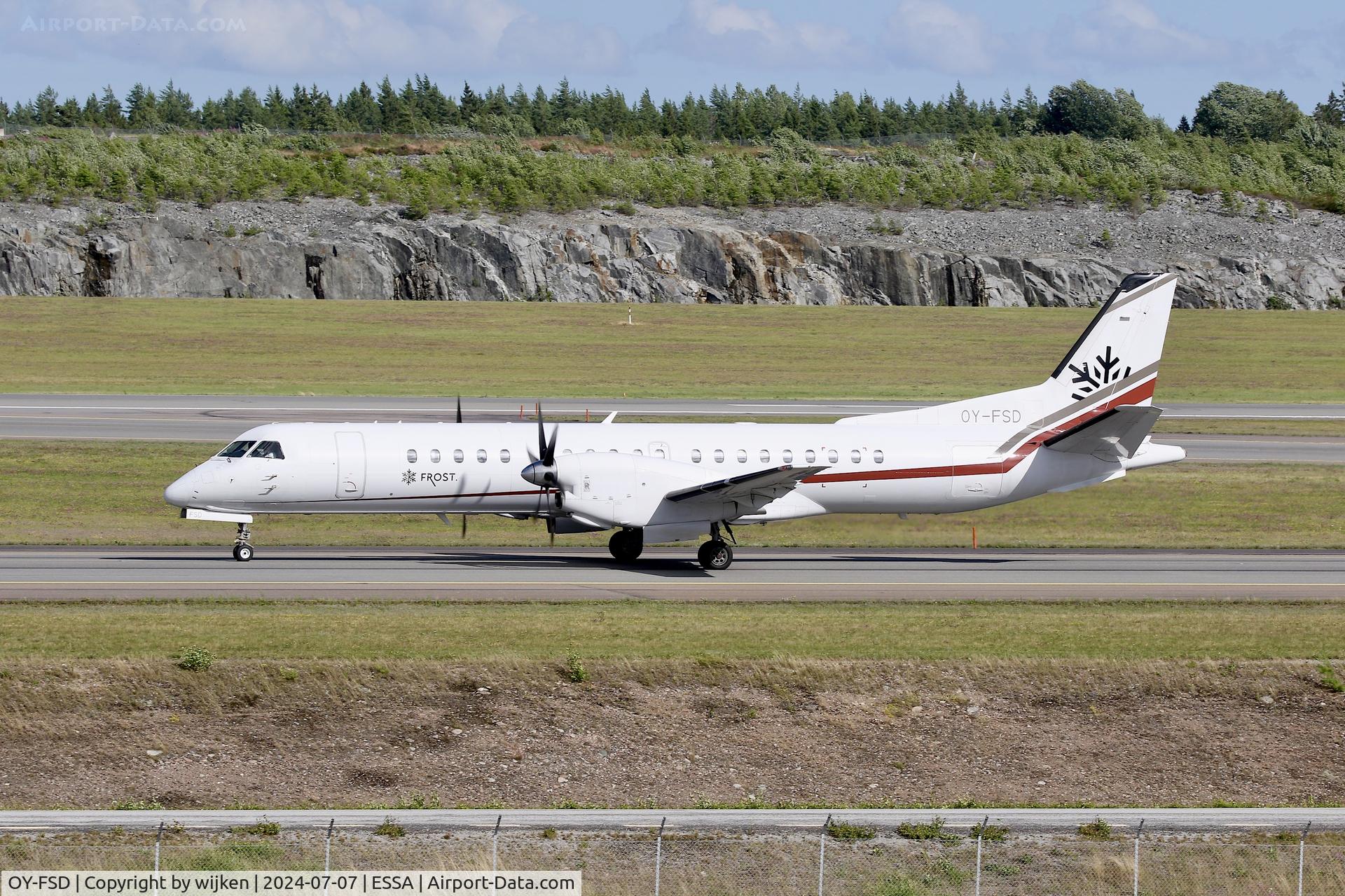 OY-FSD, 1996 Saab 2000 C/N 2000-041, Twy W