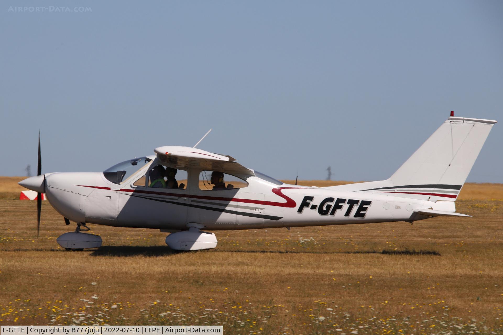 F-GFTE, 1976 Cessna 177B Cardinal C/N 17702568, during Meaux Airshow