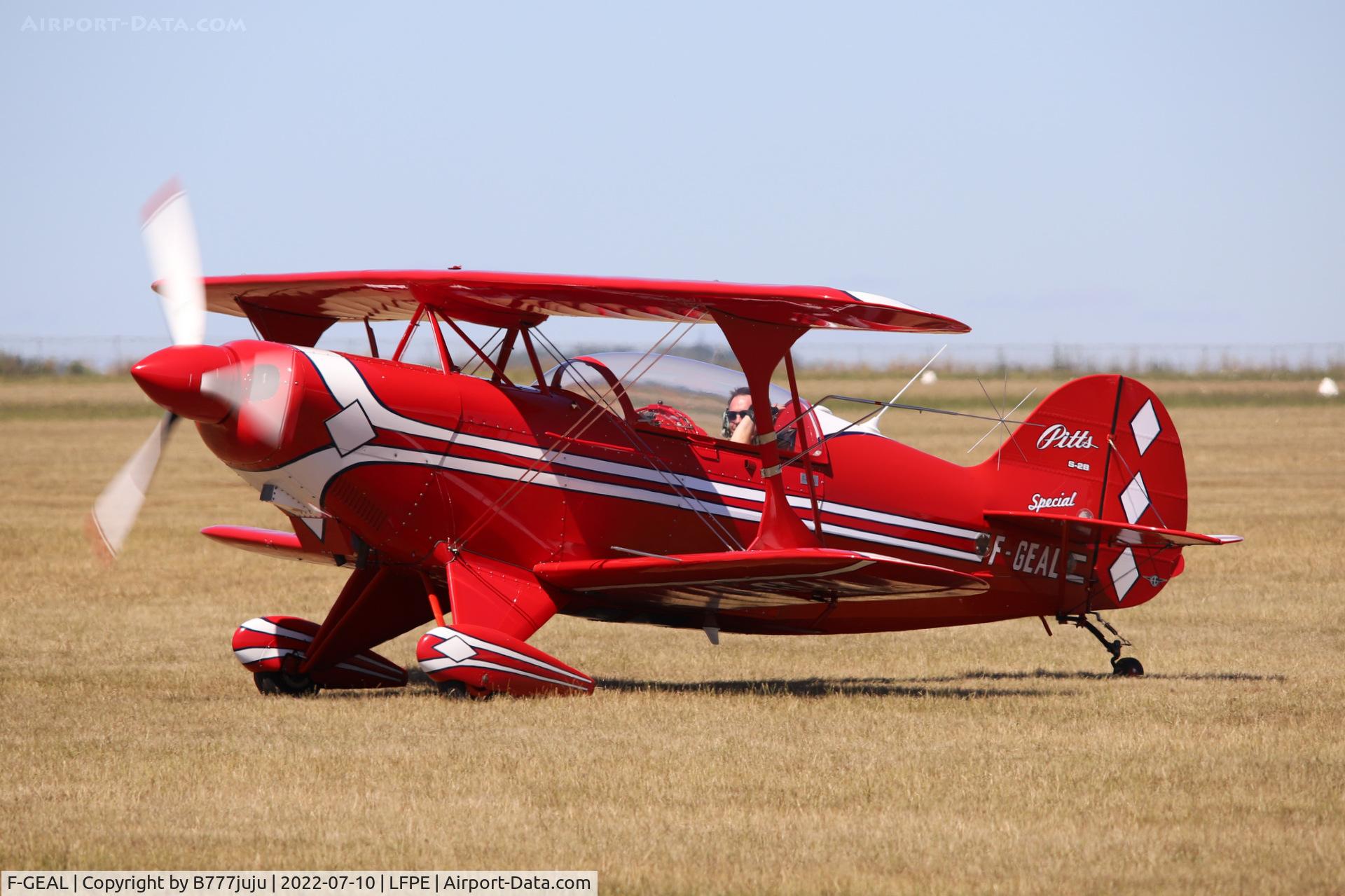 F-GEAL, Christen Pitts S-2B Special C/N 5197, during Meaux Airshow