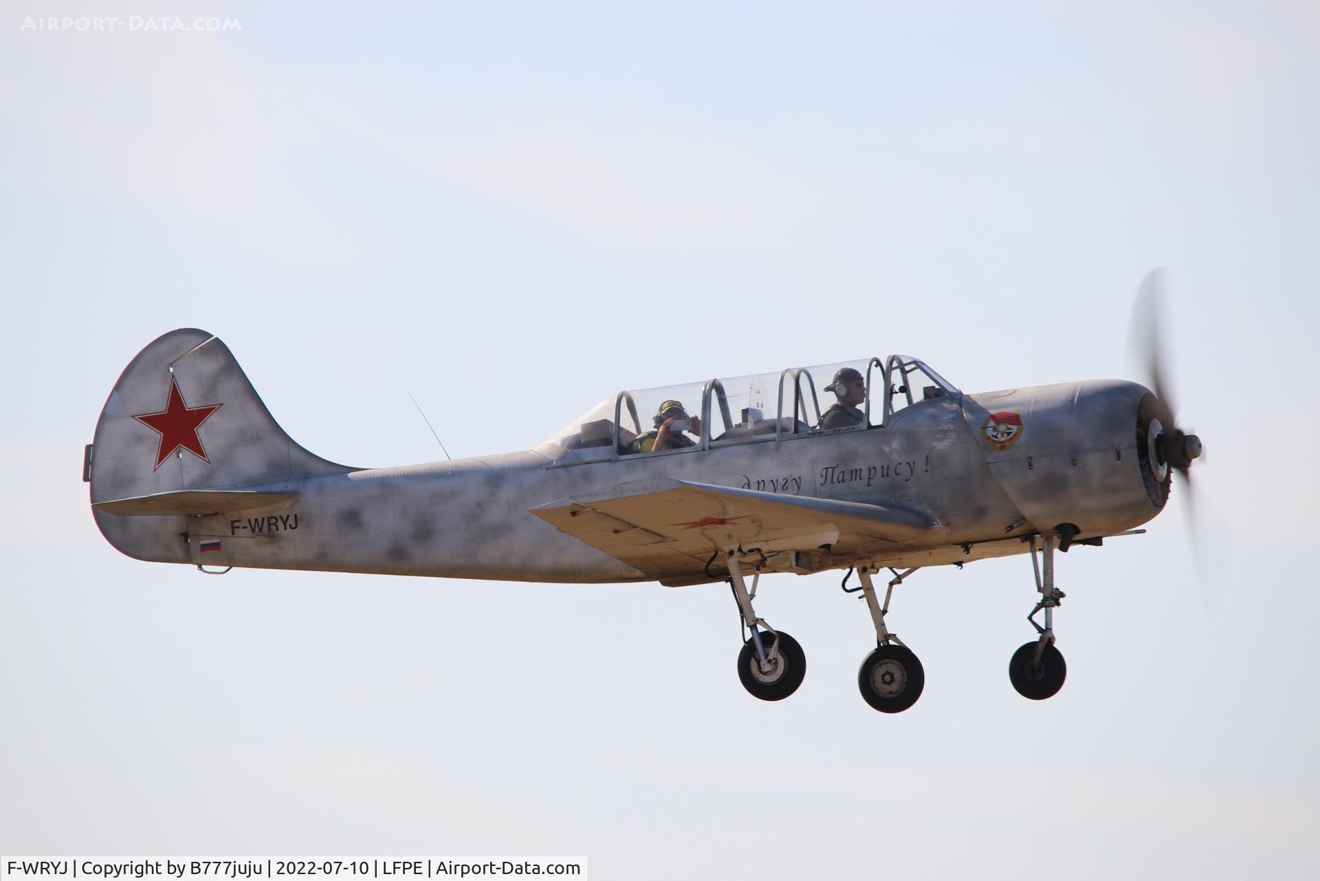 F-WRYJ, 1989 Yakovlev Yak-52 C/N 1070, during Meaux Airshow