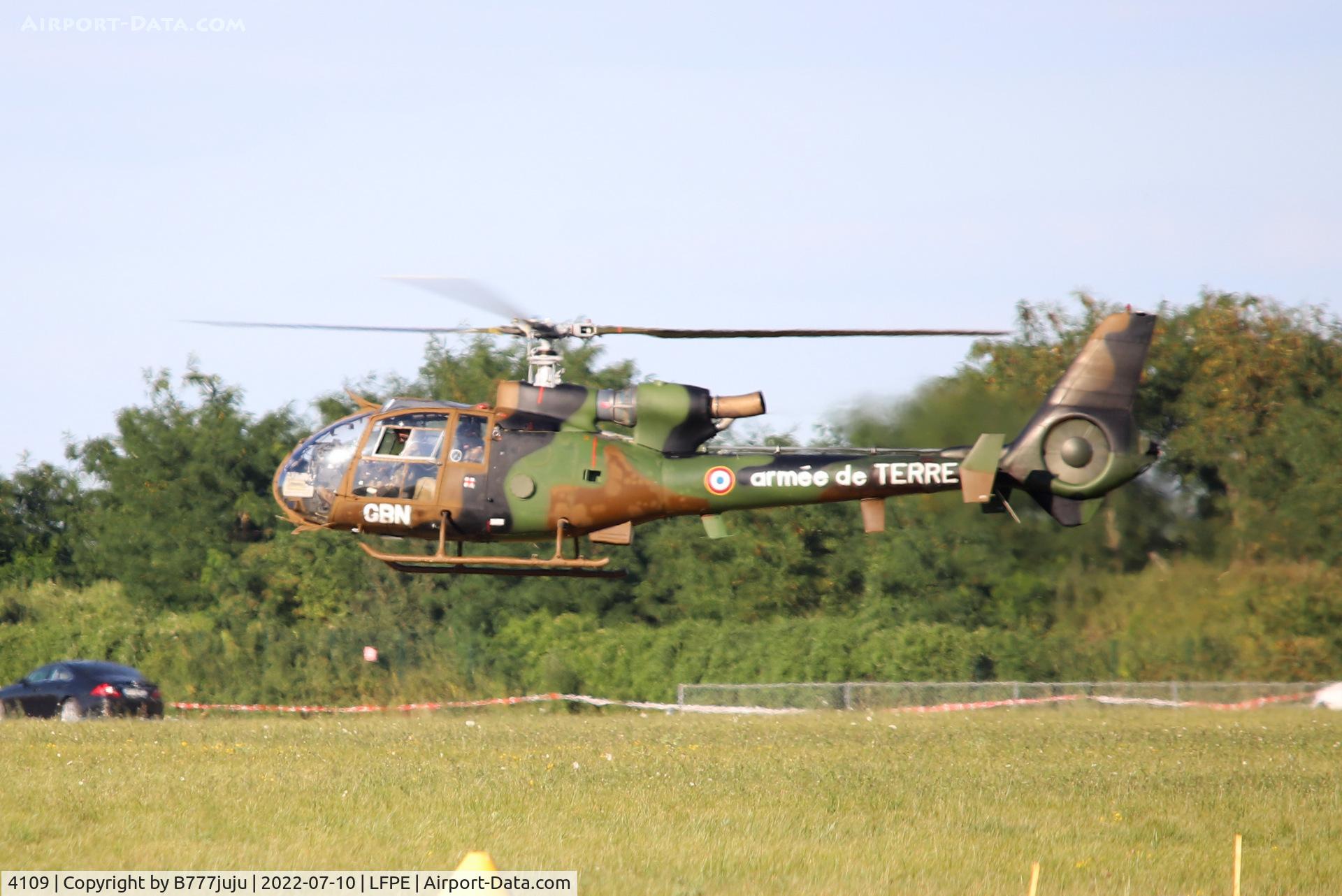 4109, Aérospatiale SA-342M Gazelle C/N 2109, during Meaux Airshow