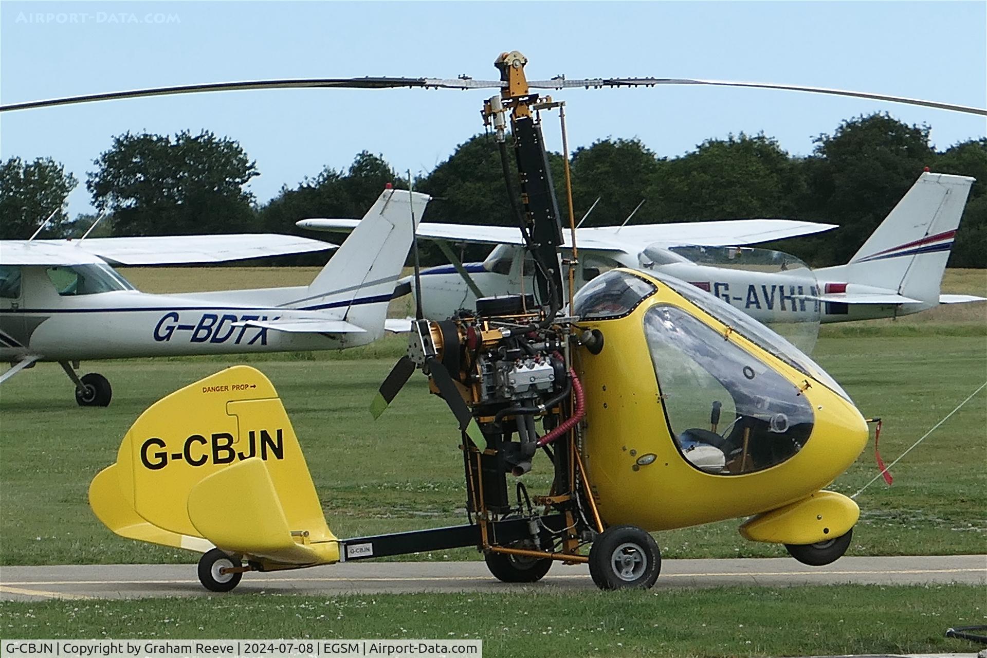 G-CBJN, 2002 RAF 2000 GTX SE C/N PFA G/13-1335, Parked at Beccles.