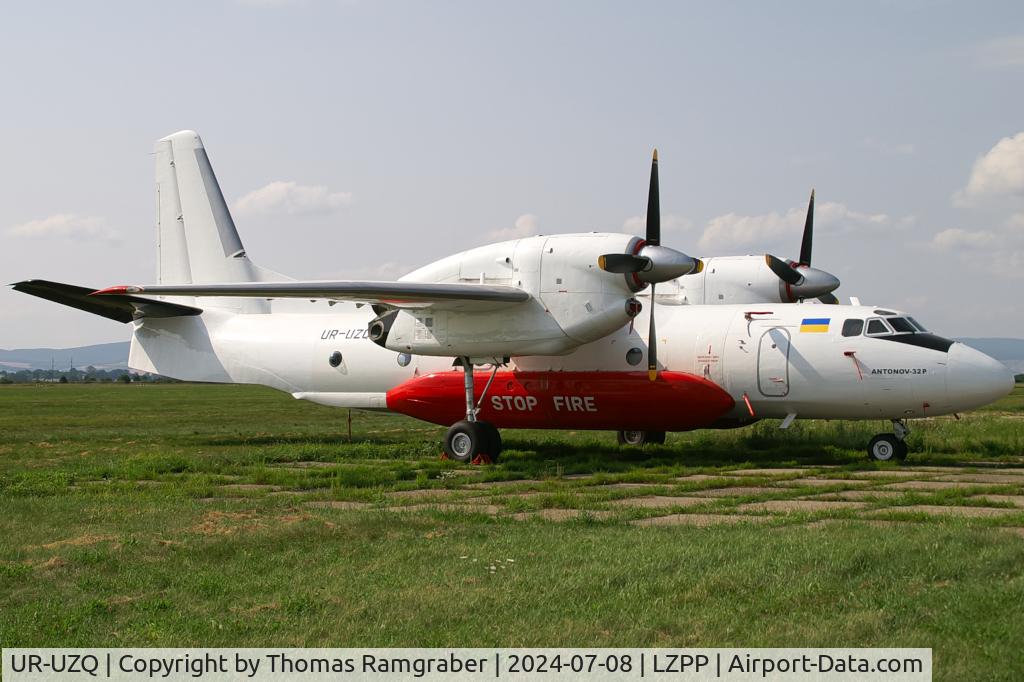 UR-UZQ, Antonov An-32P 