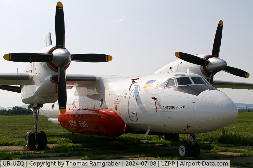 UR-UZQ, Antonov An-32P 