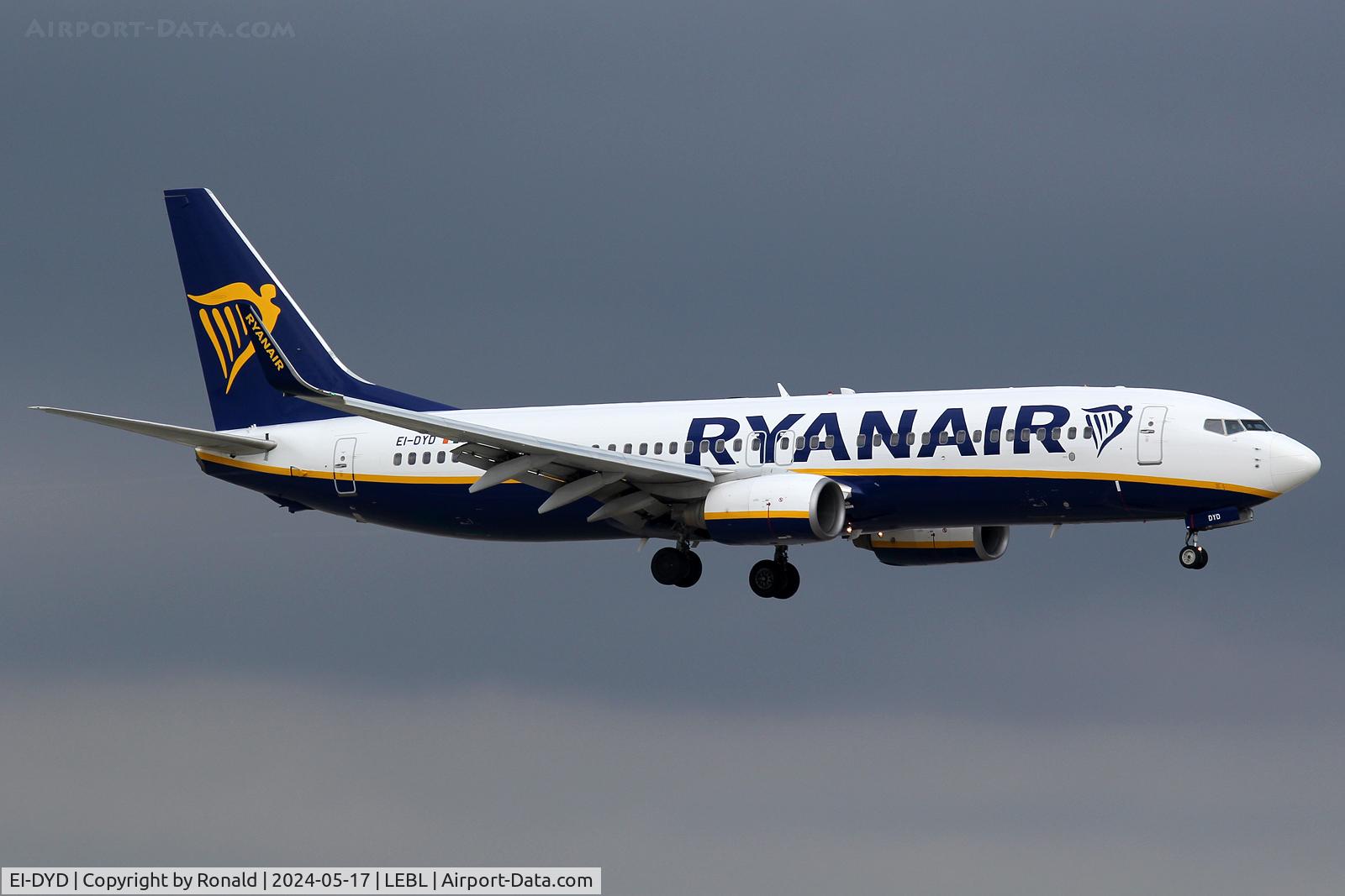 EI-DYD, 2008 Boeing 737-8AS C/N 33632, at bcn