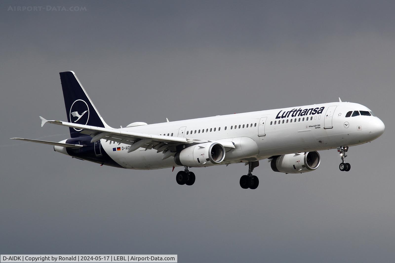 D-AIDK, 2011 Airbus A321-231 C/N 4819, at bcn