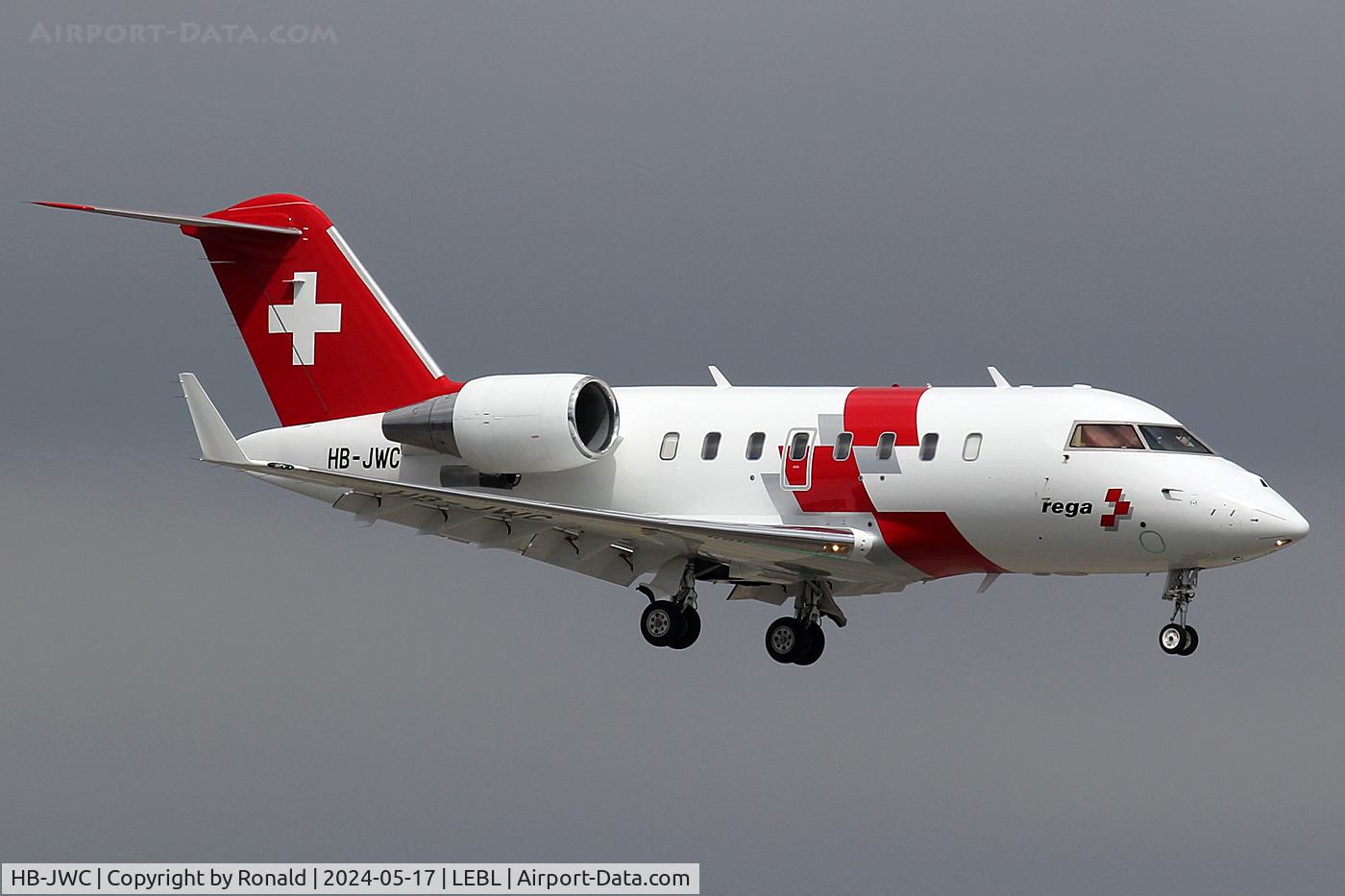 HB-JWC, 2018 Bombardier Challenger 650 (CL-600-2B16) C/N 6114, at bcn