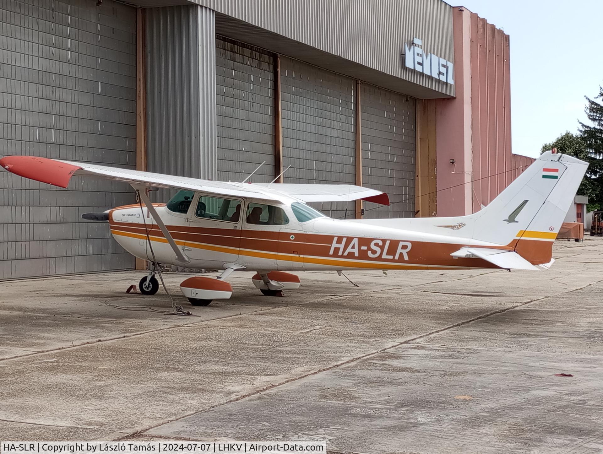 HA-SLR, 1978 Cessna 172N C/N 17269338, Have a restinfront of the hangar at Kaposújlak airfield...