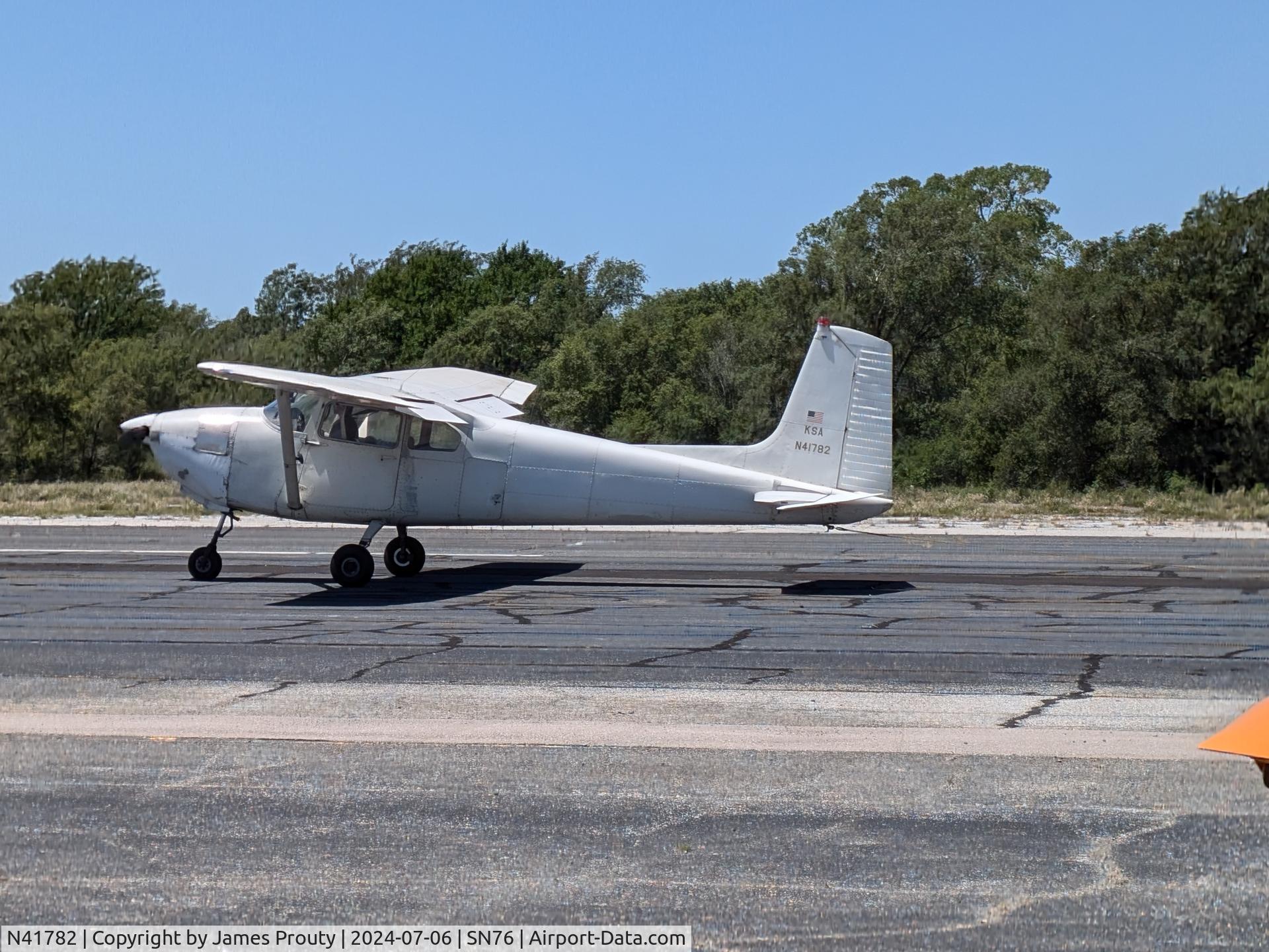 N41782, 1955 Cessna 182 Skylane C/N 613, In operation as a glider tow plane