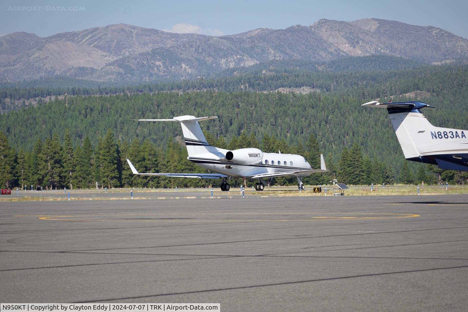 N950KT, 2010 Gulfstream Aerospace GIV-X (G450) C/N 4187, Truckee Tahoe Airport in California 2024.