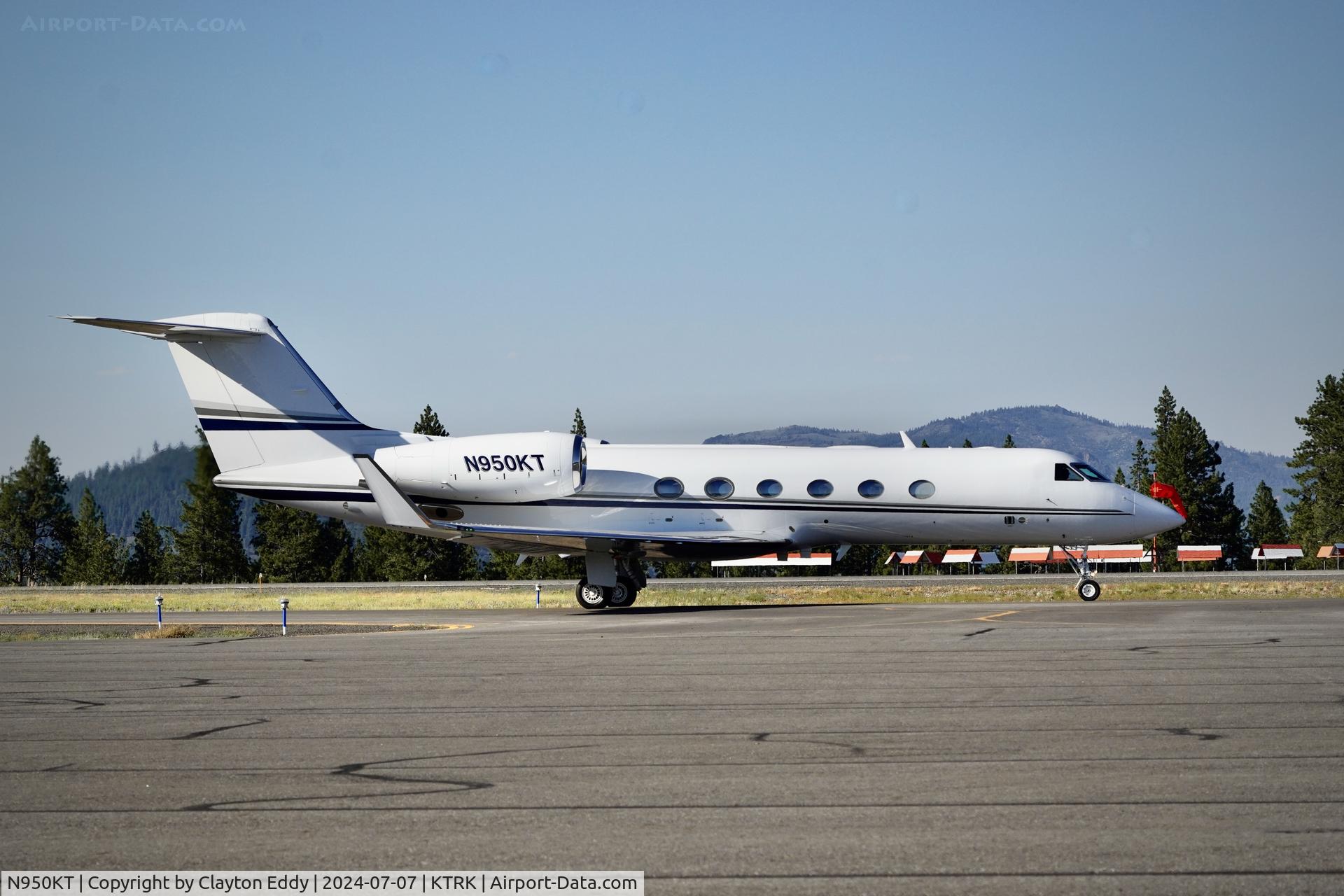 N950KT, 2010 Gulfstream Aerospace GIV-X (G450) C/N 4187, Truckee Tahoe Airport in California 2024.