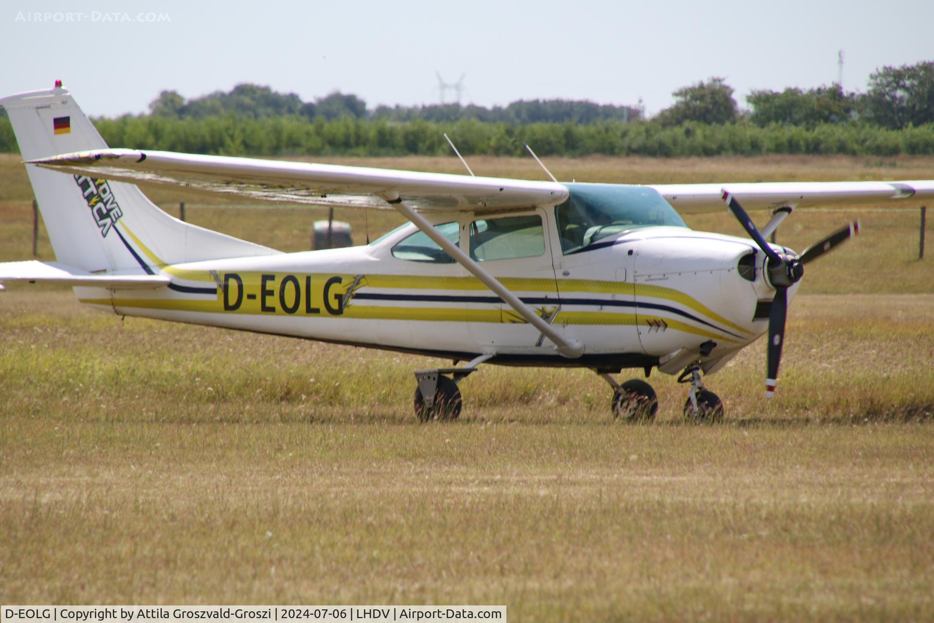D-EOLG, 1973 Cessna 182L Skylane C/N 18258630, LHDV - Dunaújváros Airport, Kisapostag - Hungary