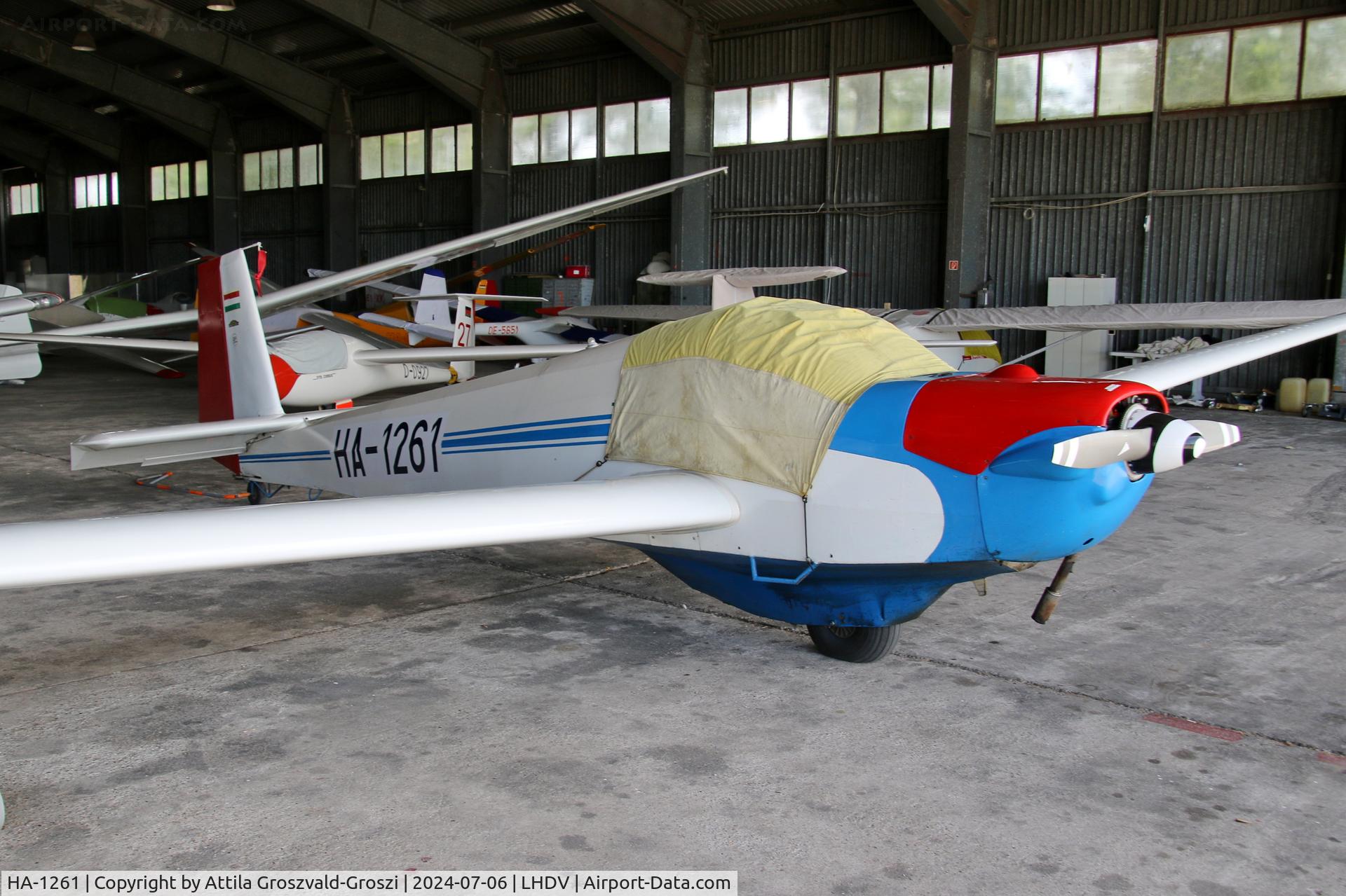 HA-1261, 1972 Scheibe SF-25C Falke C/N 4426, LHDV - Dunaújváros Airport, Kisapostag - Hungary
