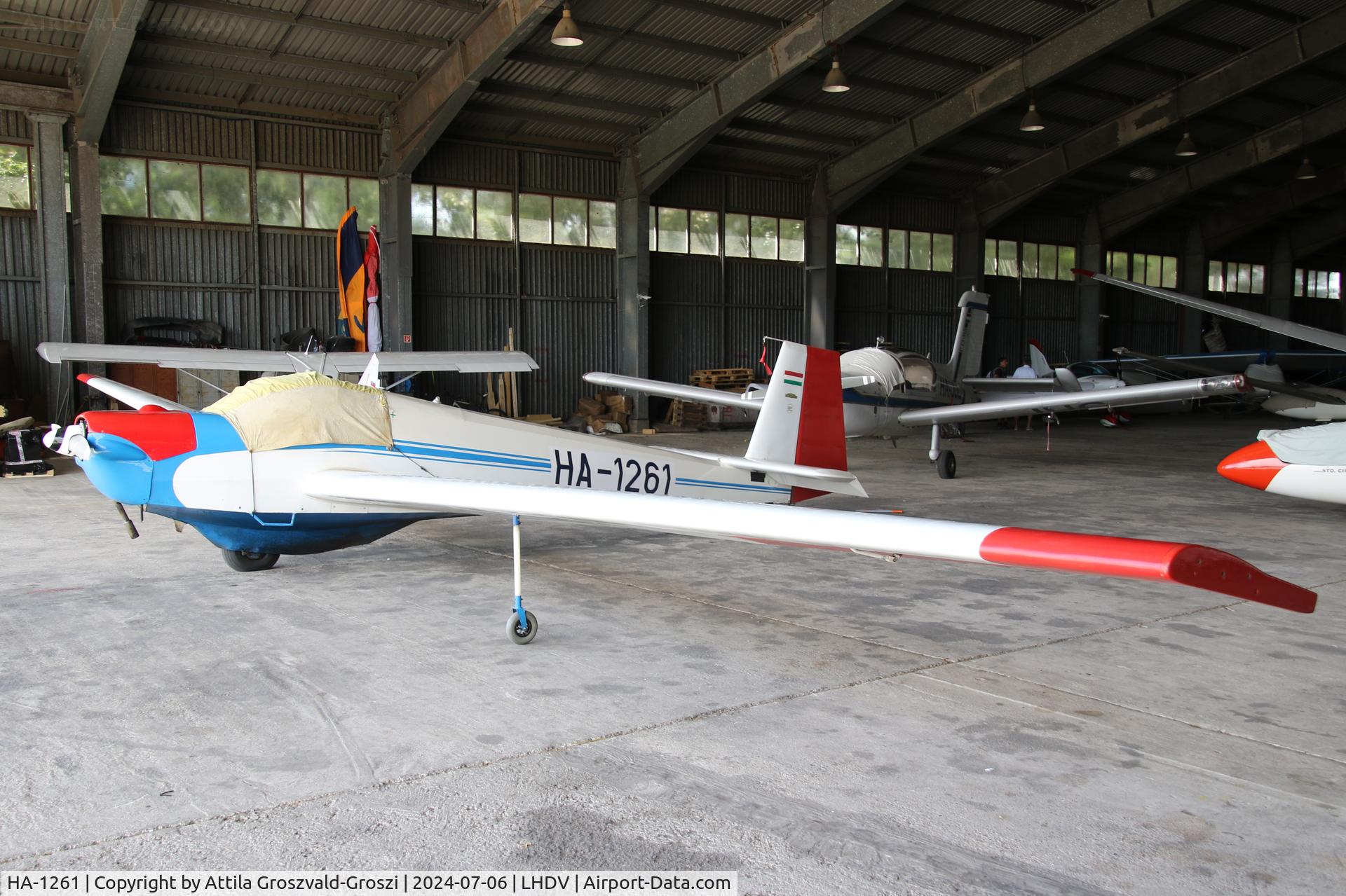 HA-1261, 1972 Scheibe SF-25C Falke C/N 4426, LHDV - Dunaújváros Airport, Kisapostag - Hungary