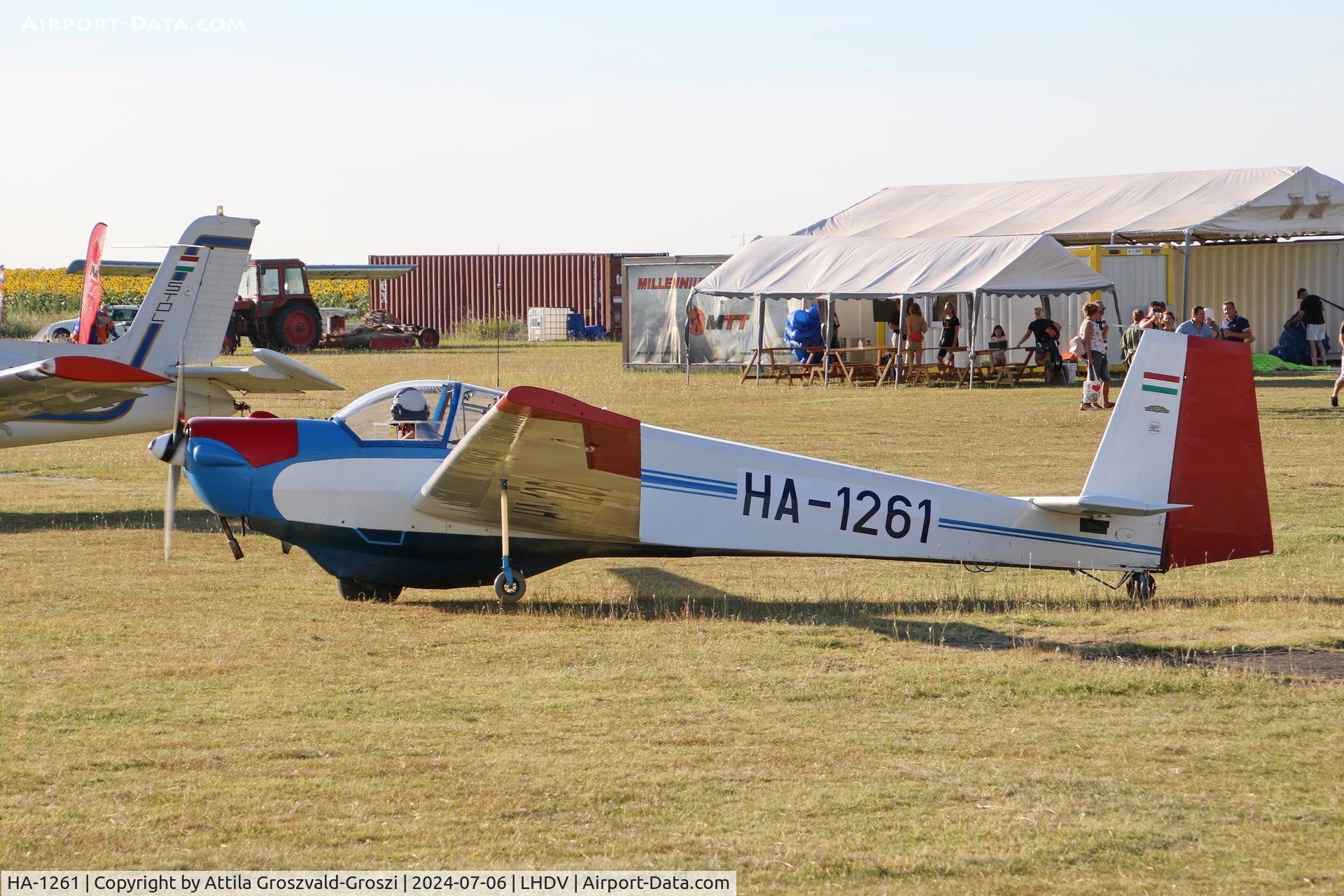HA-1261, 1972 Scheibe SF-25C Falke C/N 4426, LHDV - Dunaújváros Airport, Kisapostag - Hungary