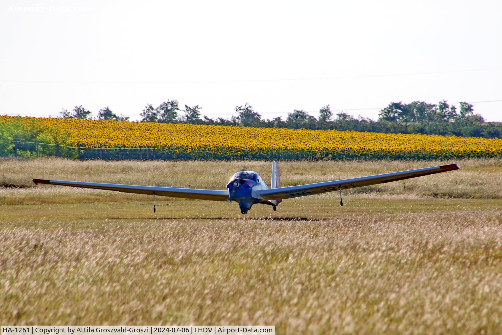 HA-1261, 1972 Scheibe SF-25C Falke C/N 4426, LHDV - Dunaújváros Airport, Kisapostag - Hungary