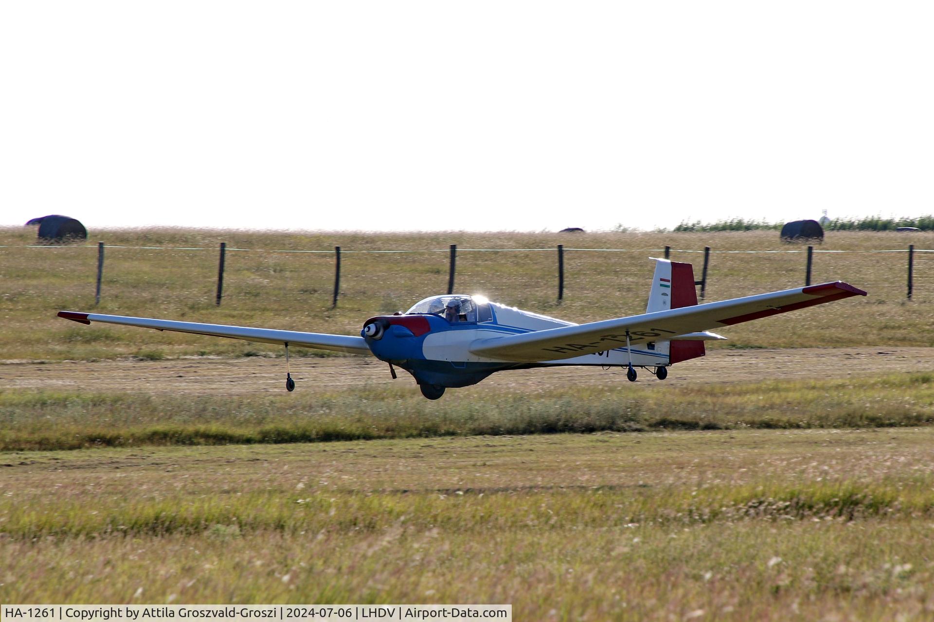 HA-1261, 1972 Scheibe SF-25C Falke C/N 4426, LHDV - Dunaújváros Airport, Kisapostag - Hungary