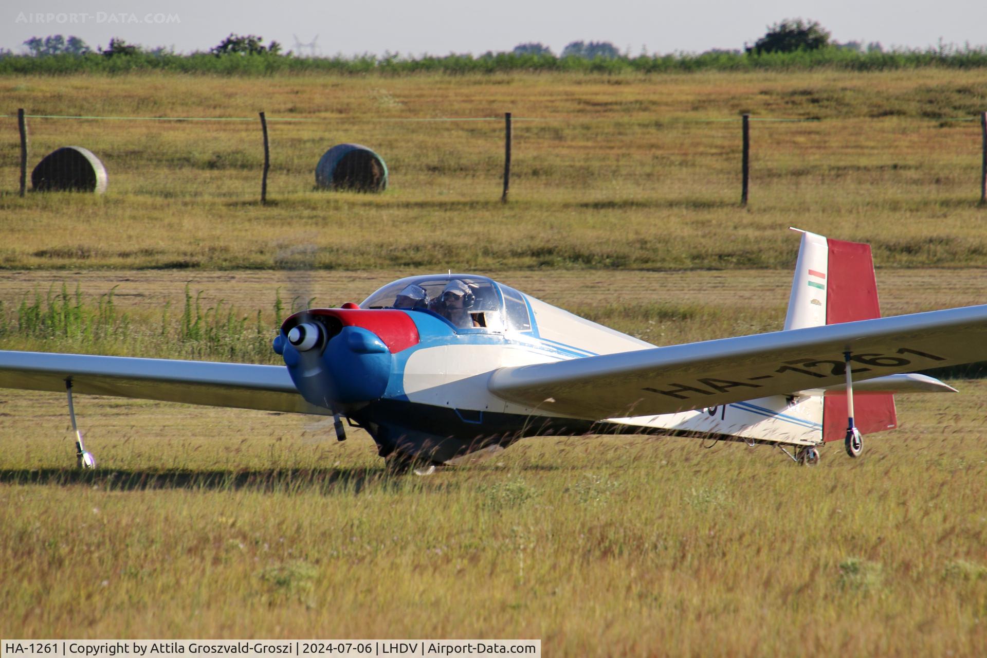 HA-1261, 1972 Scheibe SF-25C Falke C/N 4426, LHDV - Dunaújváros Airport, Kisapostag - Hungary