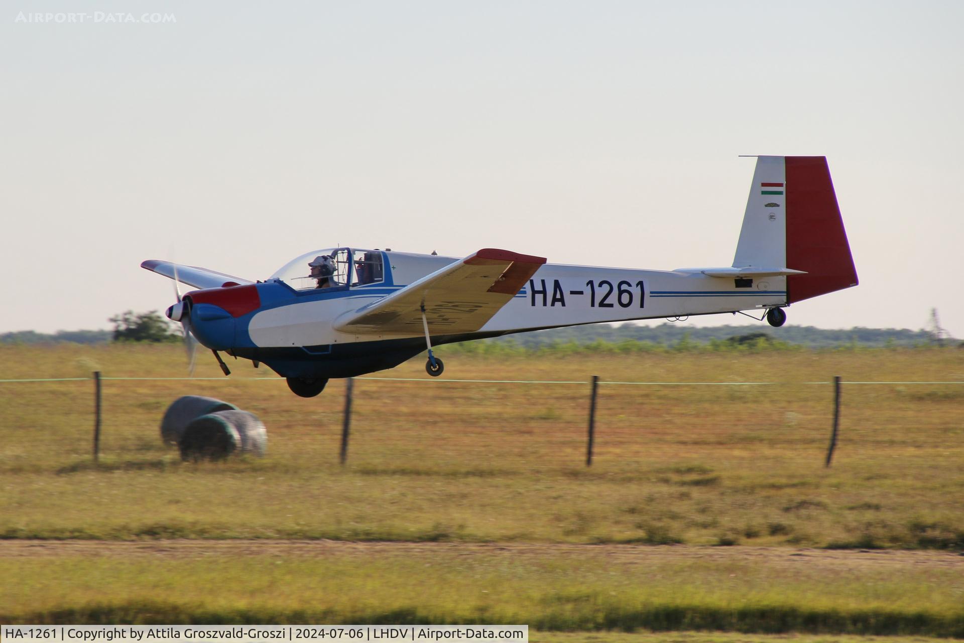HA-1261, 1972 Scheibe SF-25C Falke C/N 4426, LHDV - Dunaújváros Airport, Kisapostag - Hungary