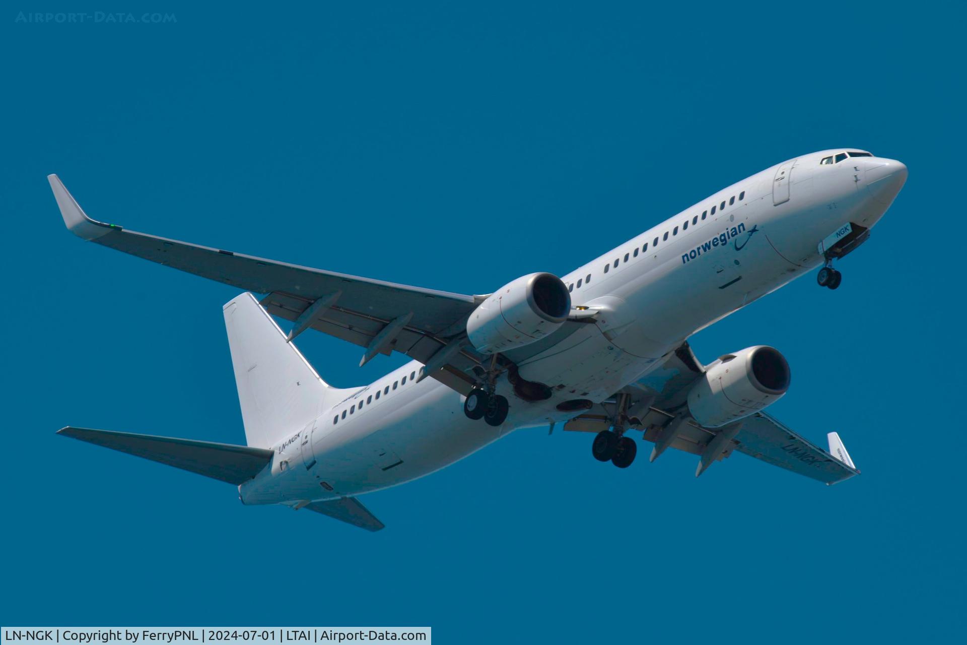 LN-NGK, 2013 Boeing 737-8JP C/N 39022, Arrival of rather colorless B738 of Norwegian