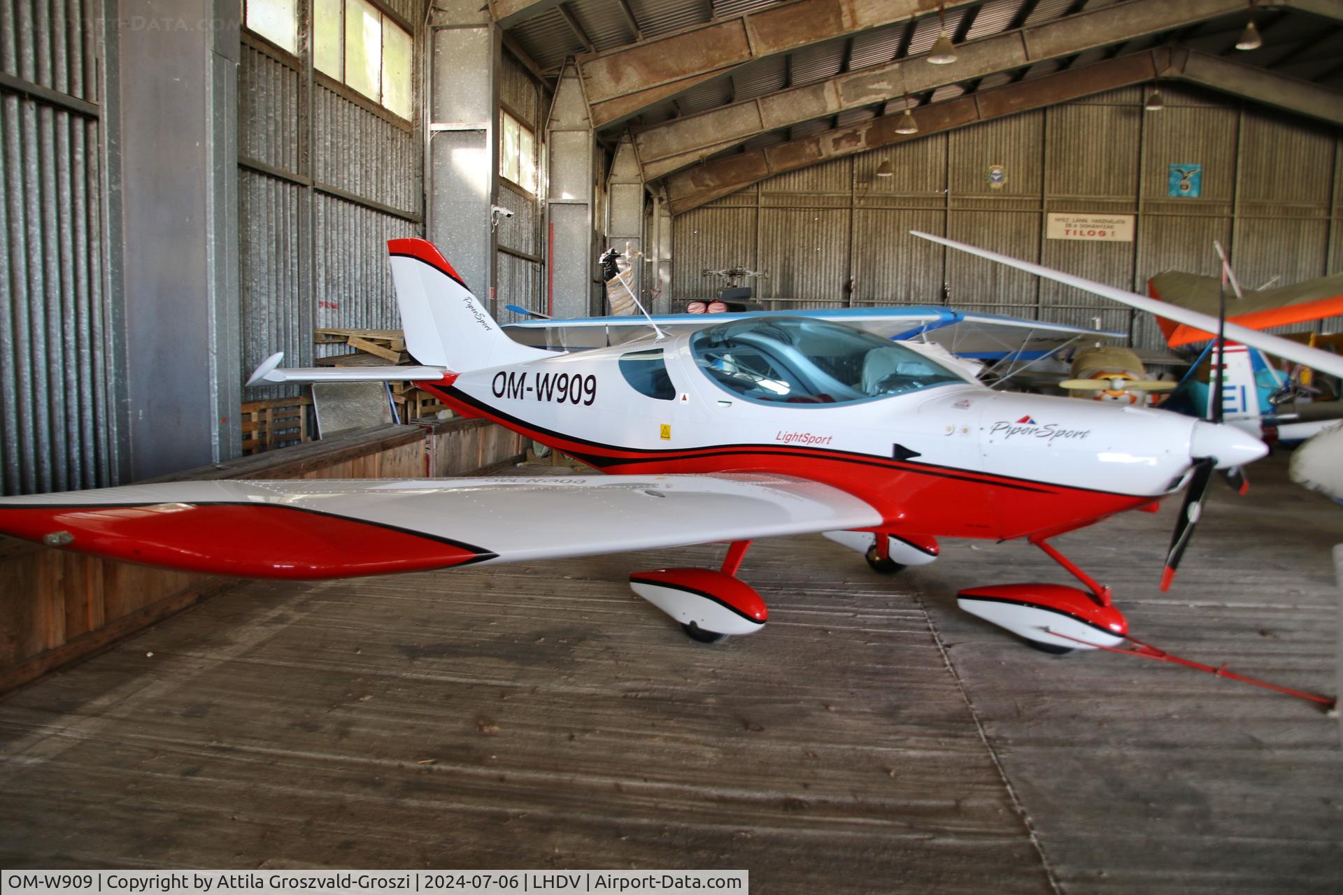 OM-W909, 2009 CZAW SportCruiser C/N 09SC236, LHDV - Dunaújváros Airport, Kisapostag - Hungary
