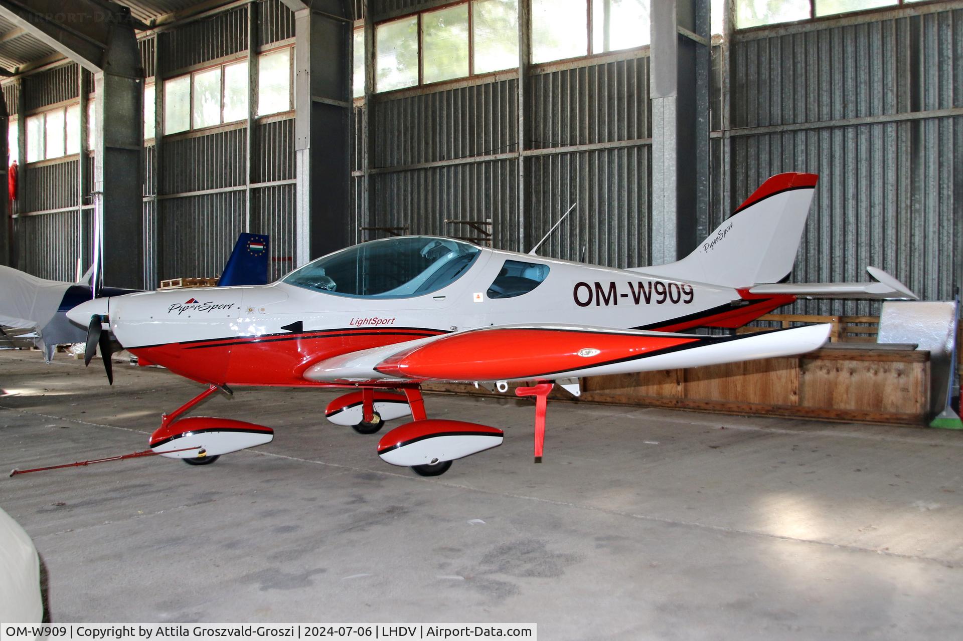 OM-W909, 2009 CZAW SportCruiser C/N 09SC236, LHDV - Dunaújváros Airport, Kisapostag - Hungary