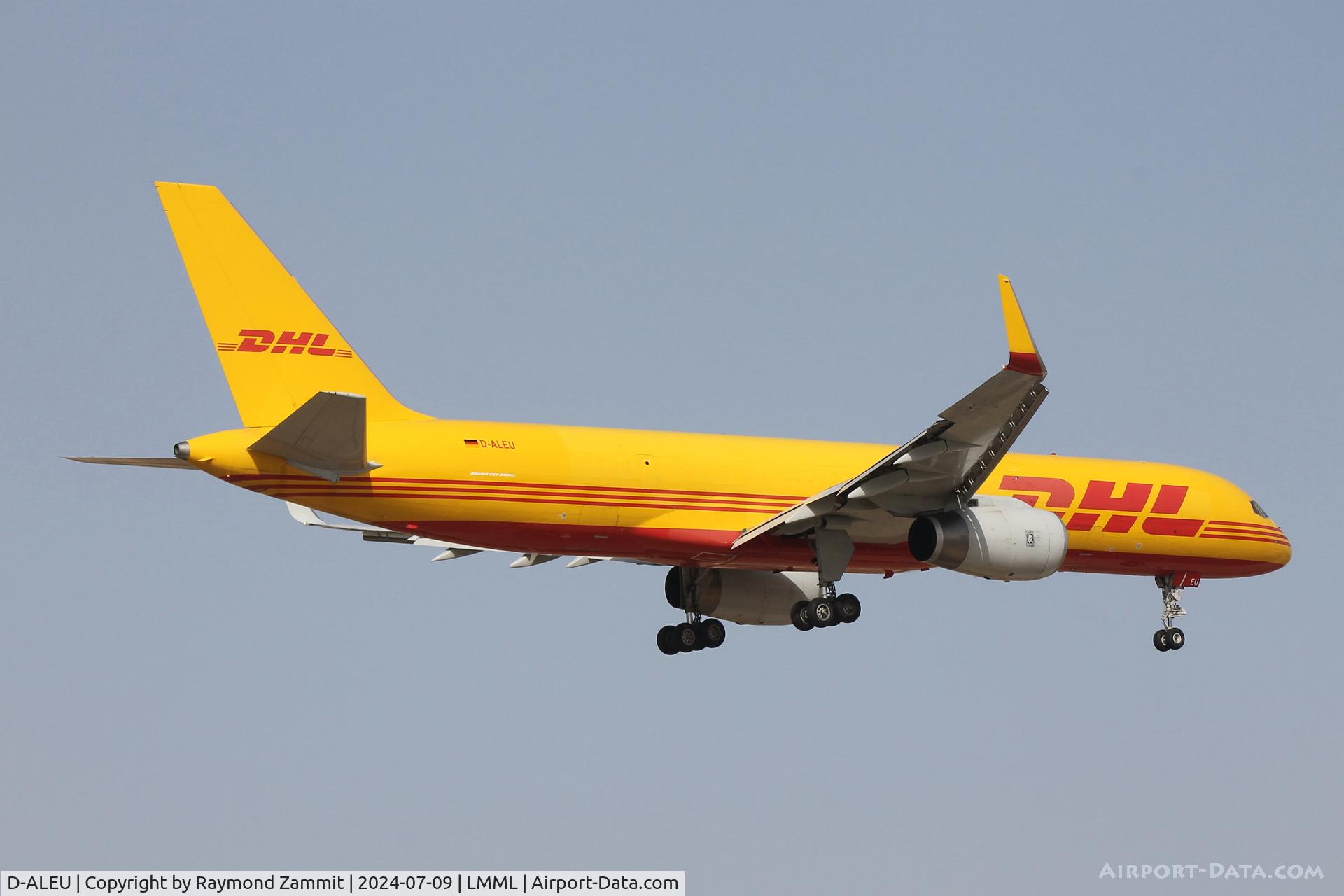 D-ALEU, 1998 Boeing 757-23N/F C/N 29330, B757 D-ALEU DHL (Aerotrans)
