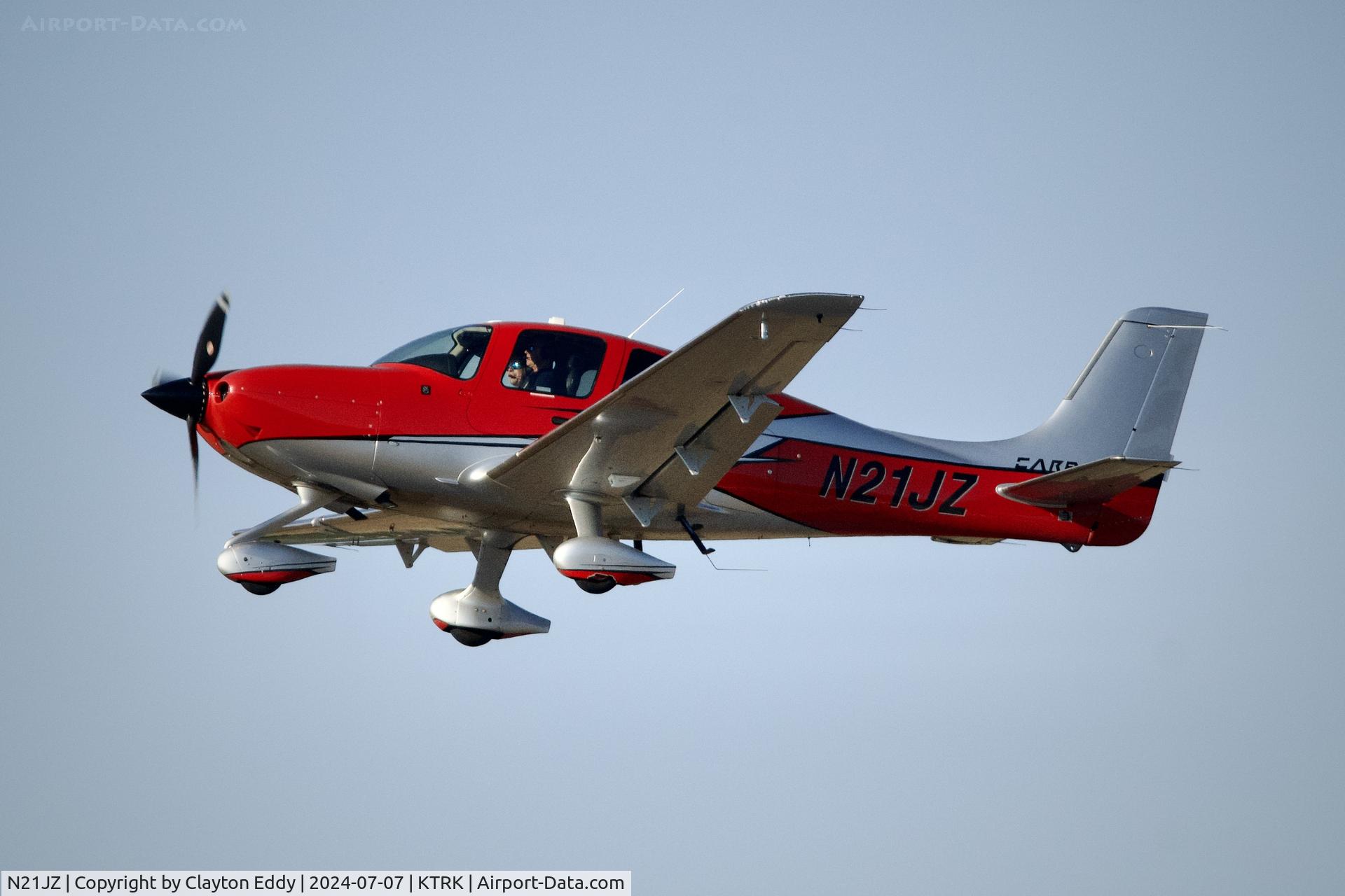 N21JZ, 2019 Cirrus SR22-G6 Turbo C/N 1907, Truckee Tahoe Airport in California 2024.