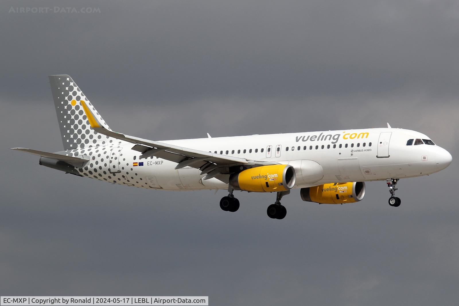 EC-MXP, 2018 Airbus A320-232 C/N 8244, at bcn