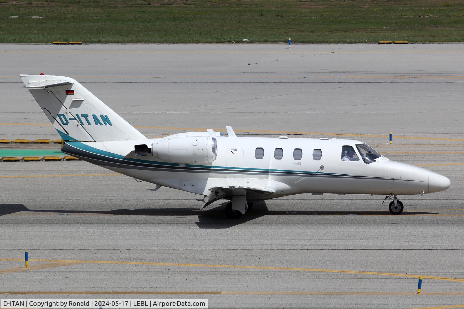 D-ITAN, 2000 Cessna 525 CitationJet CJ1 C/N 525-0399, at bcn